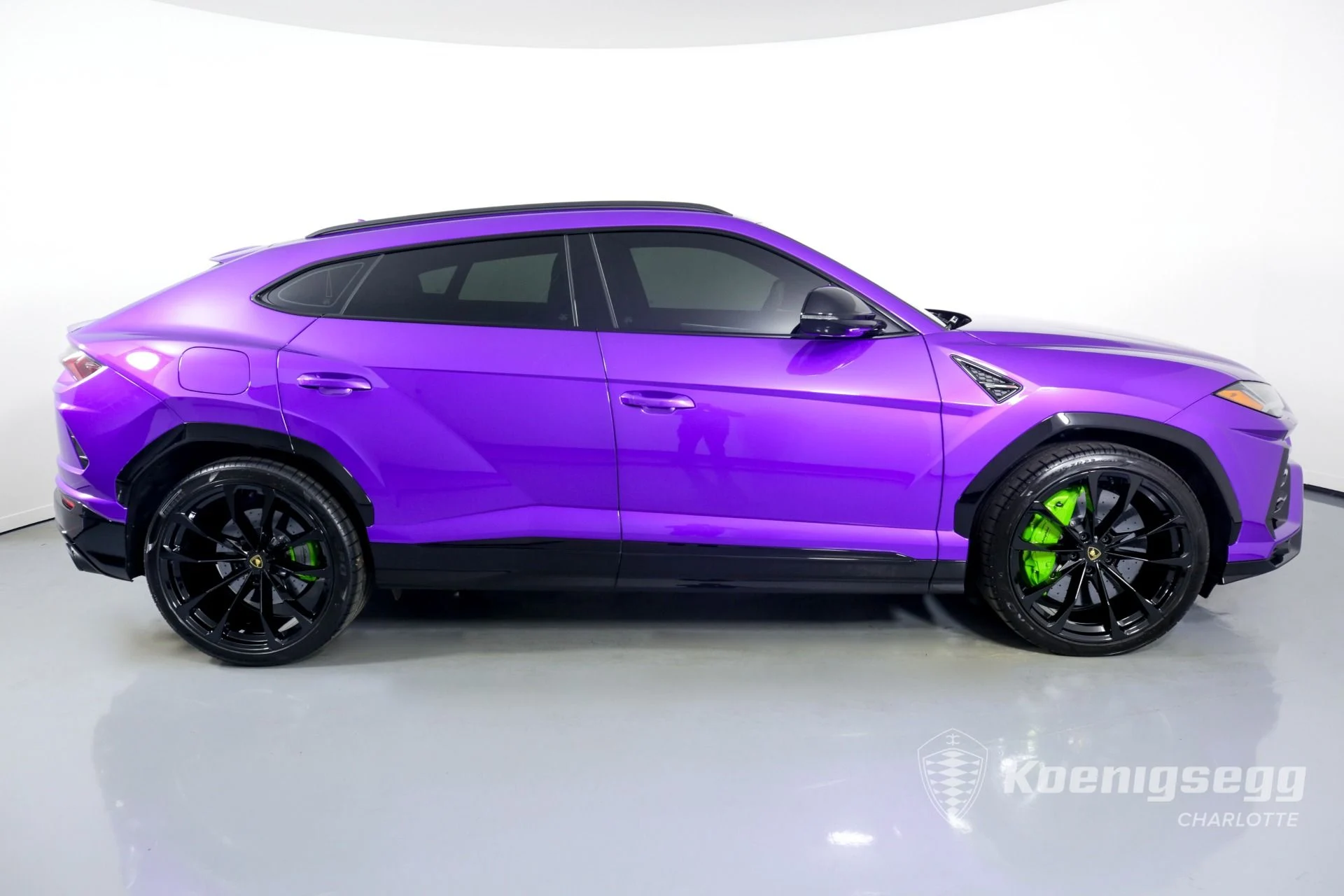 mph008_2199247350_Used_2022_Lamborghini_Urus_1671738145_0d16c8ea21