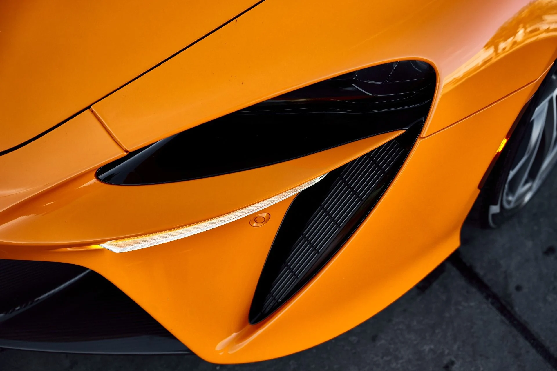 mph008_2203572656_Used_2025_Mc_Laren_Artura_Performance_1769481792_52e95d4534