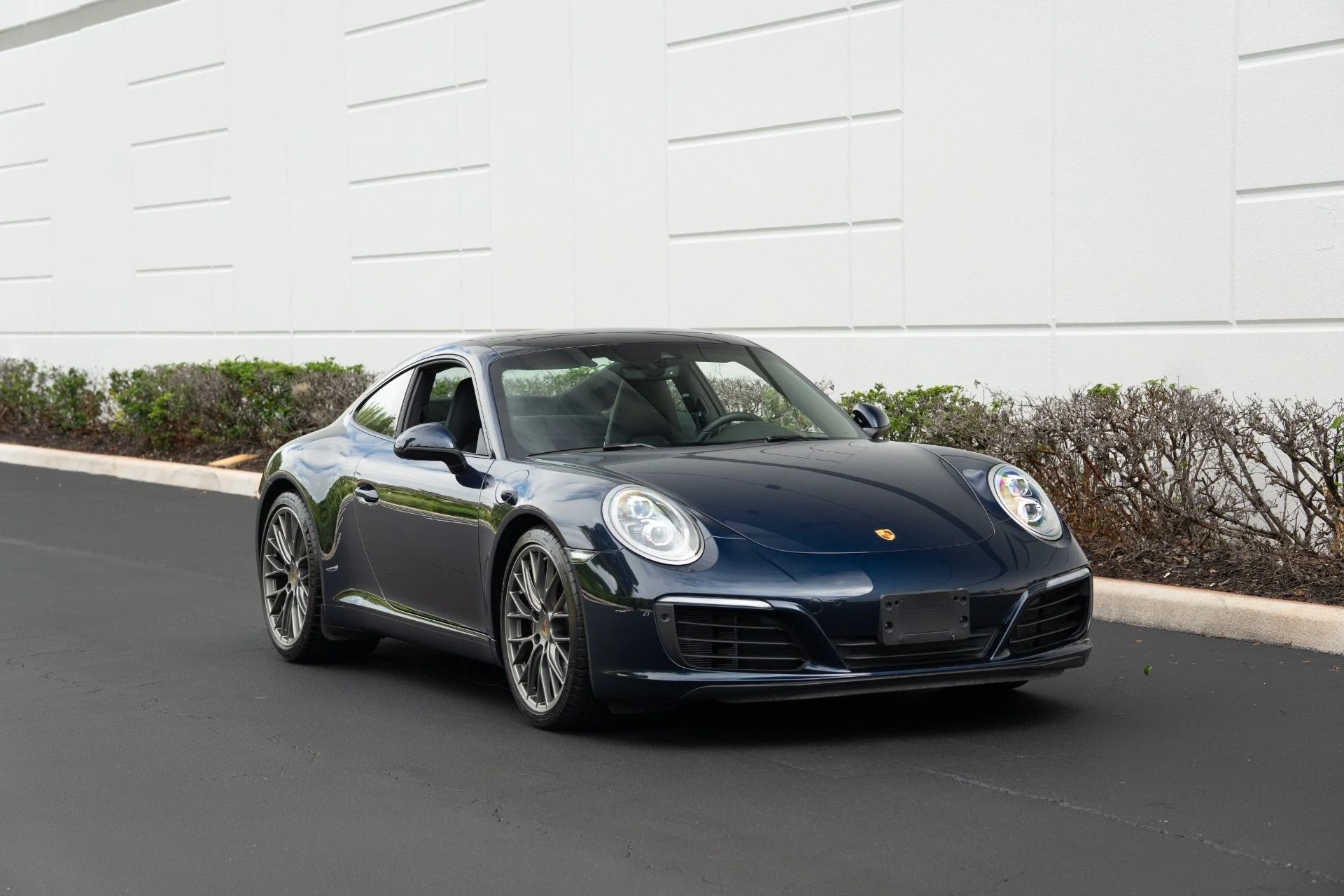 mph008_220489627_Used_2019_Porsche_911_Carrera_1759430060_92217646f4