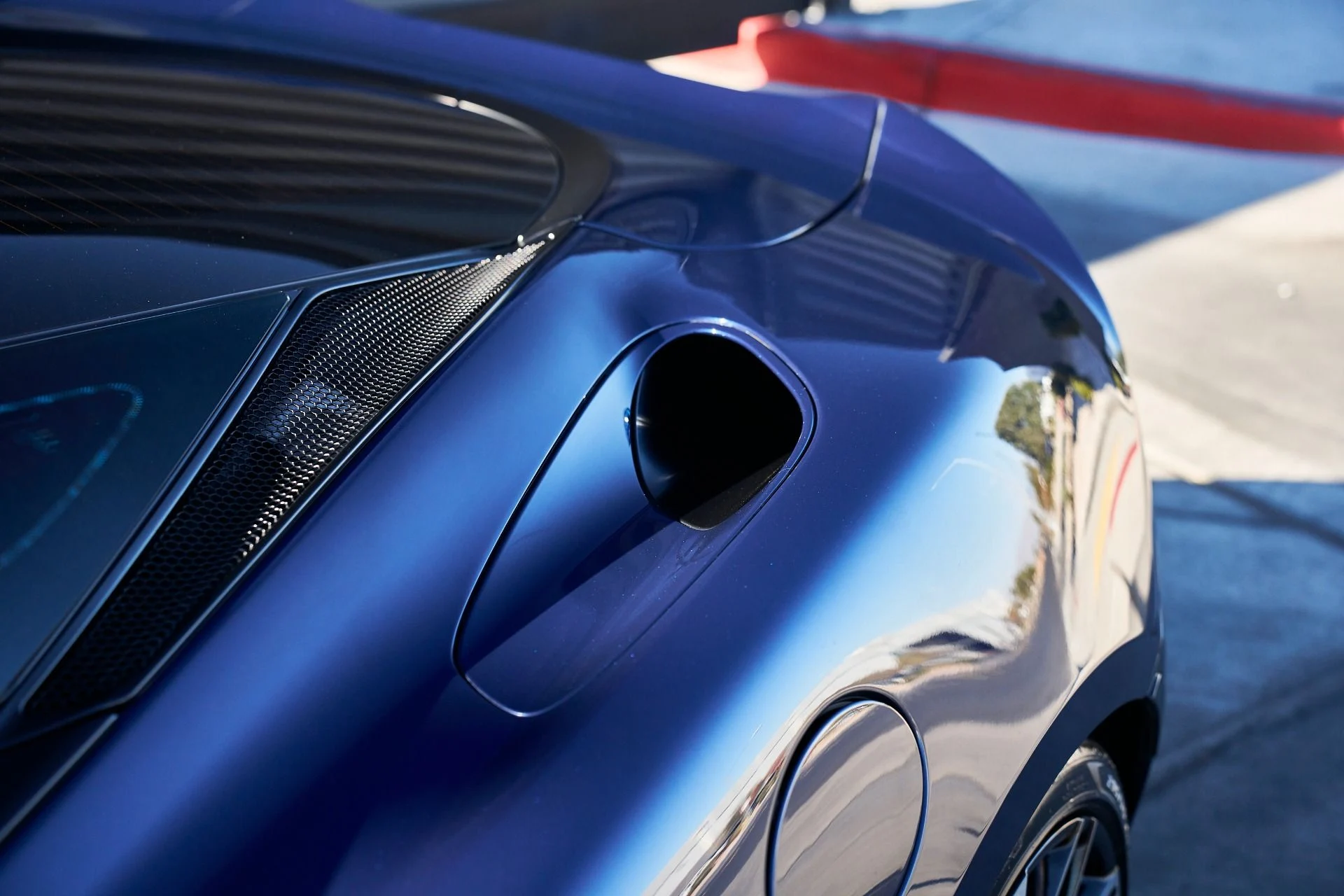 mph008_220546923_Used_2022_Mc_Laren_GT_Base_1765244957_8402b45d29