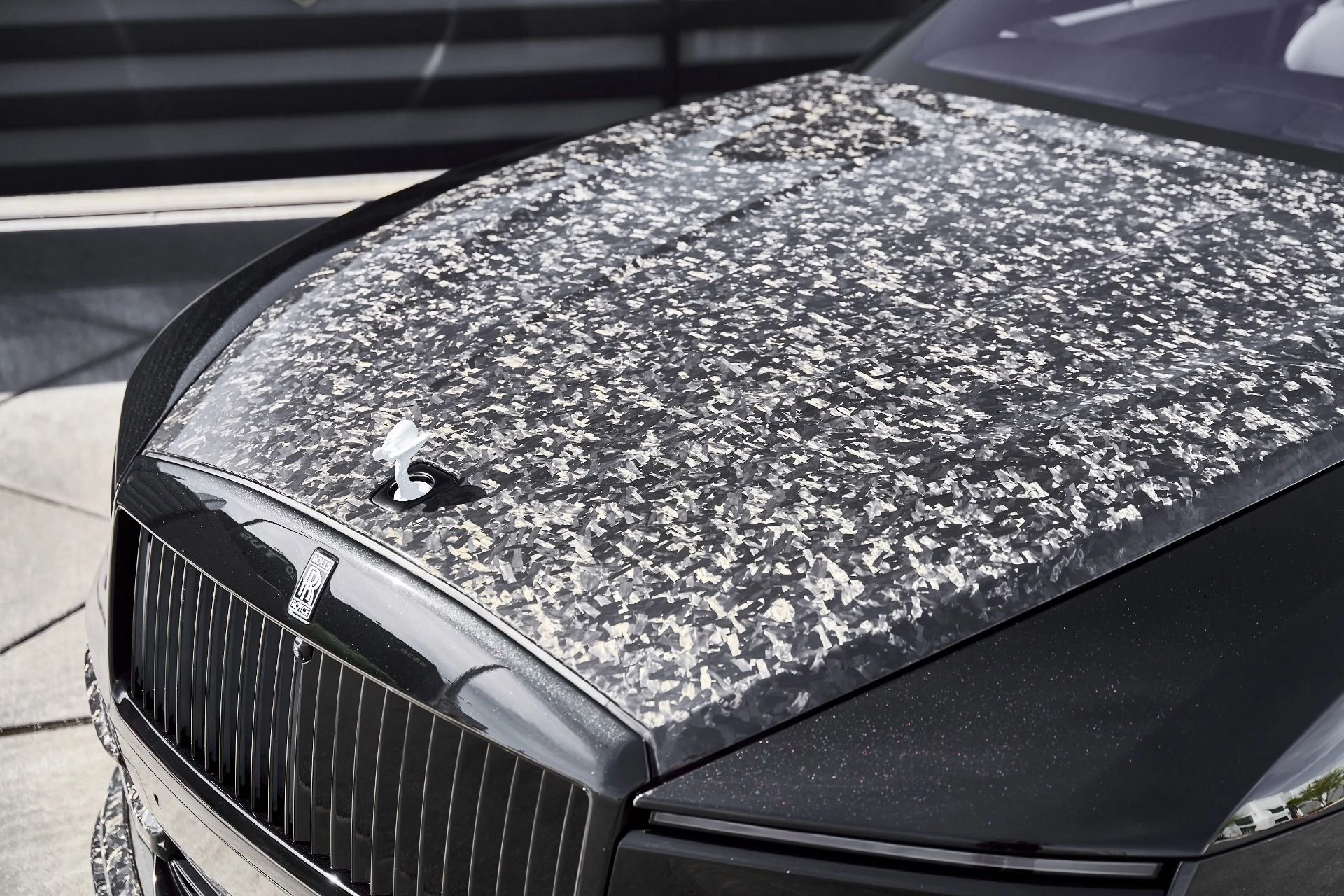 mph008_2206665916_Used_2025_Rolls_Royce_Spectre_Base_1773452442_4da8291731