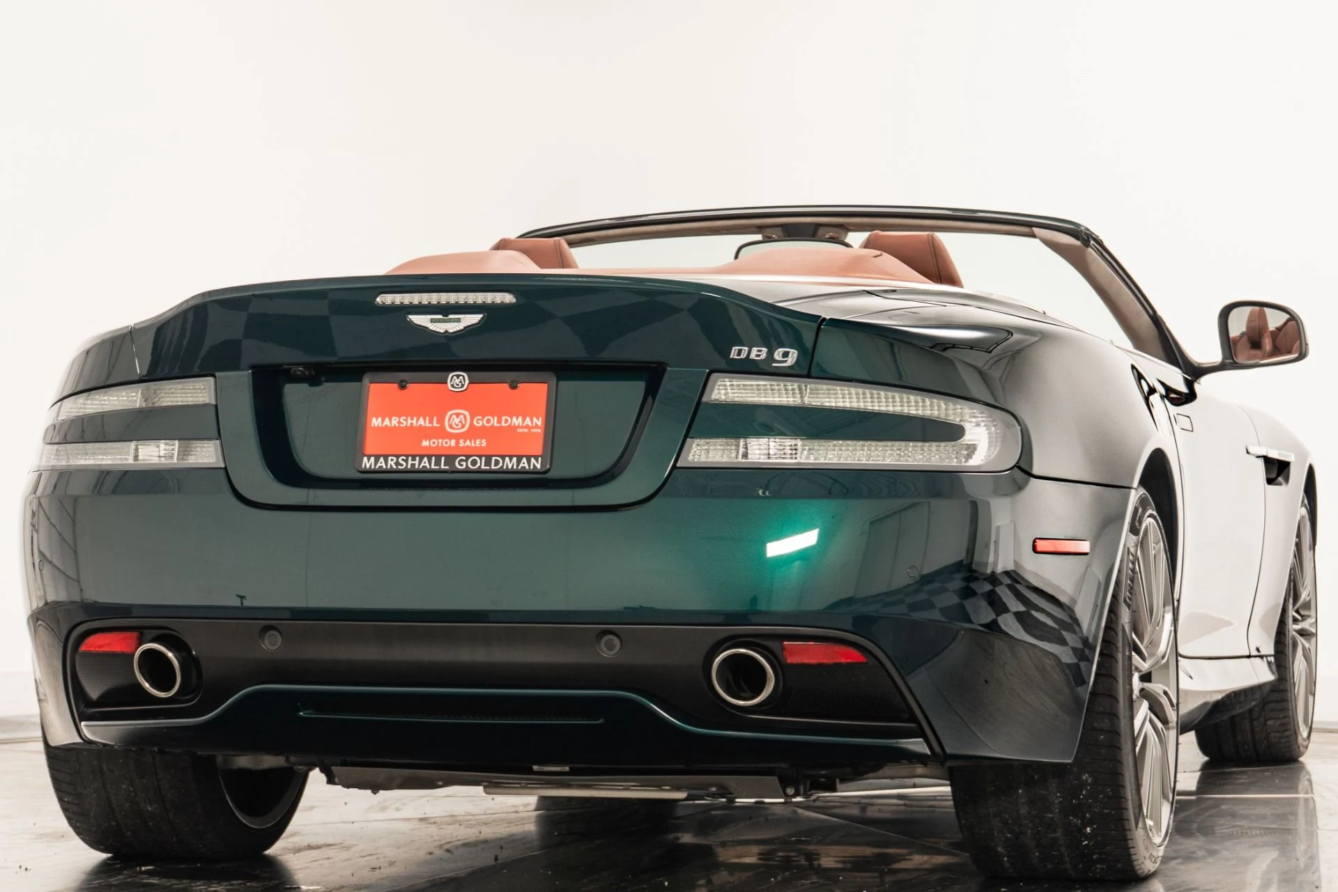 mph008_2215268269_Used_2015_Aston_Martin_DB_9_Volante_1759413141_05abe9667c