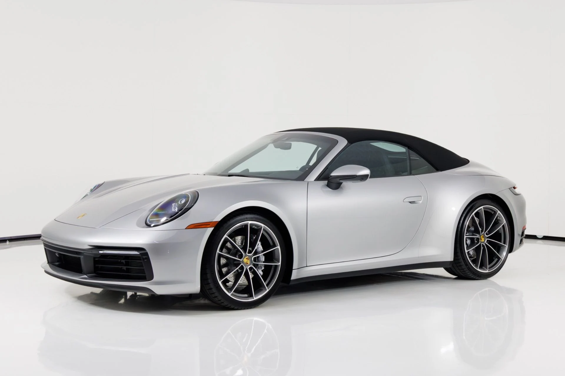 mph008_2215995288_Used_2022_Porsche_911_Carrera_1773941179_951e9fa1db