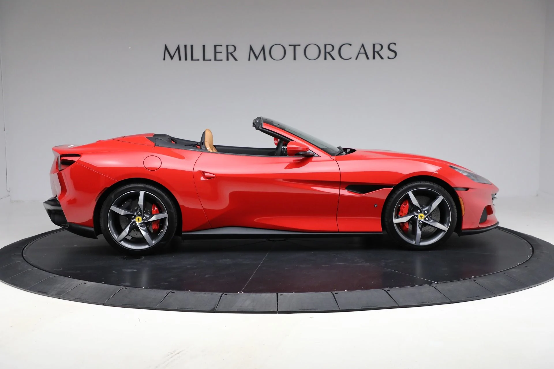 mph008_2223088892_Used_2022_Ferrari_Portofino_M_0d93dfe866