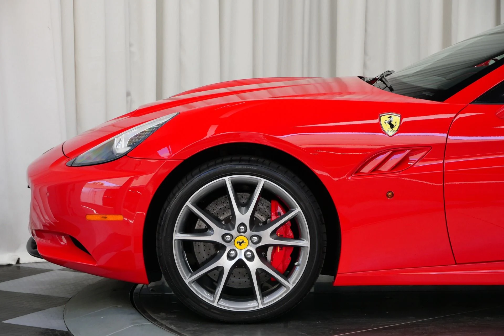 mph008_22288270_Used_2011_Ferrari_California_1753808084_e96f1549b9