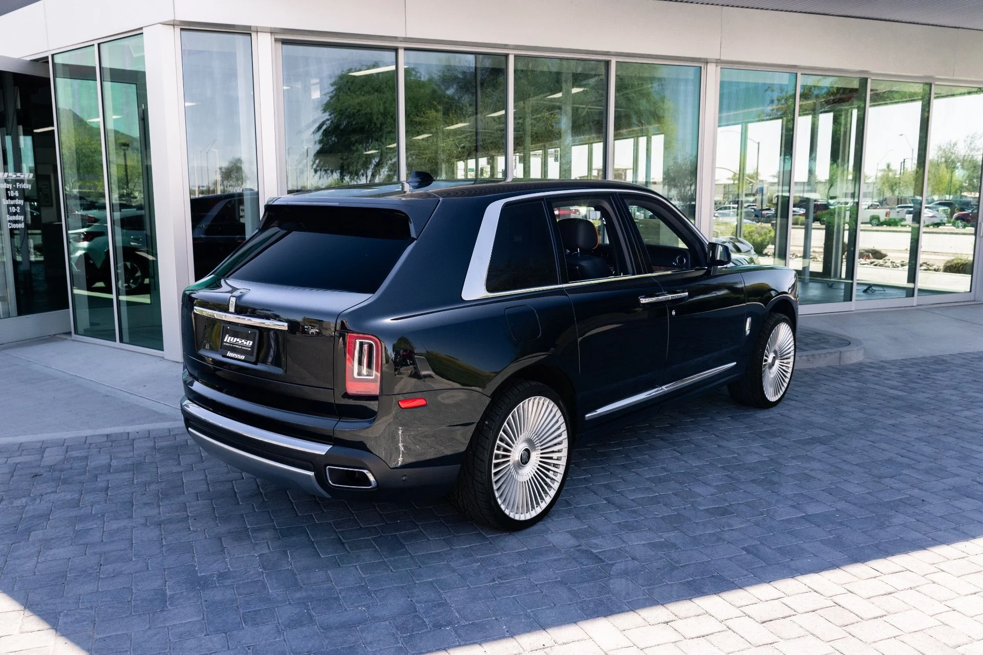 mph008_2230049646_Used_2021_Rolls_Royce_Cullinan_1774297263_0656a27939