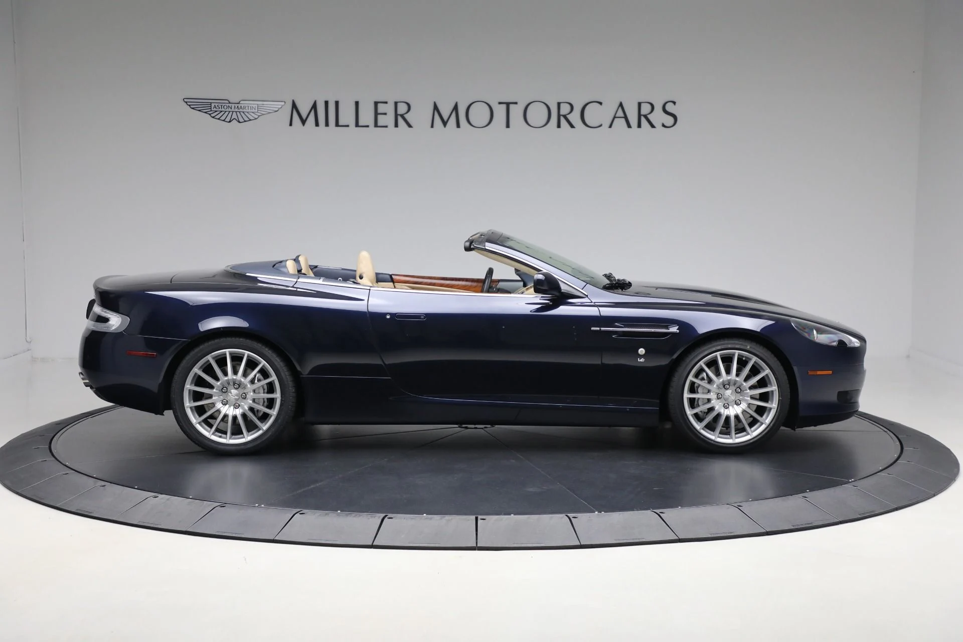 mph008_2232722679_Used_2007_Aston_Martin_DB_9_Volante_44be832be4
