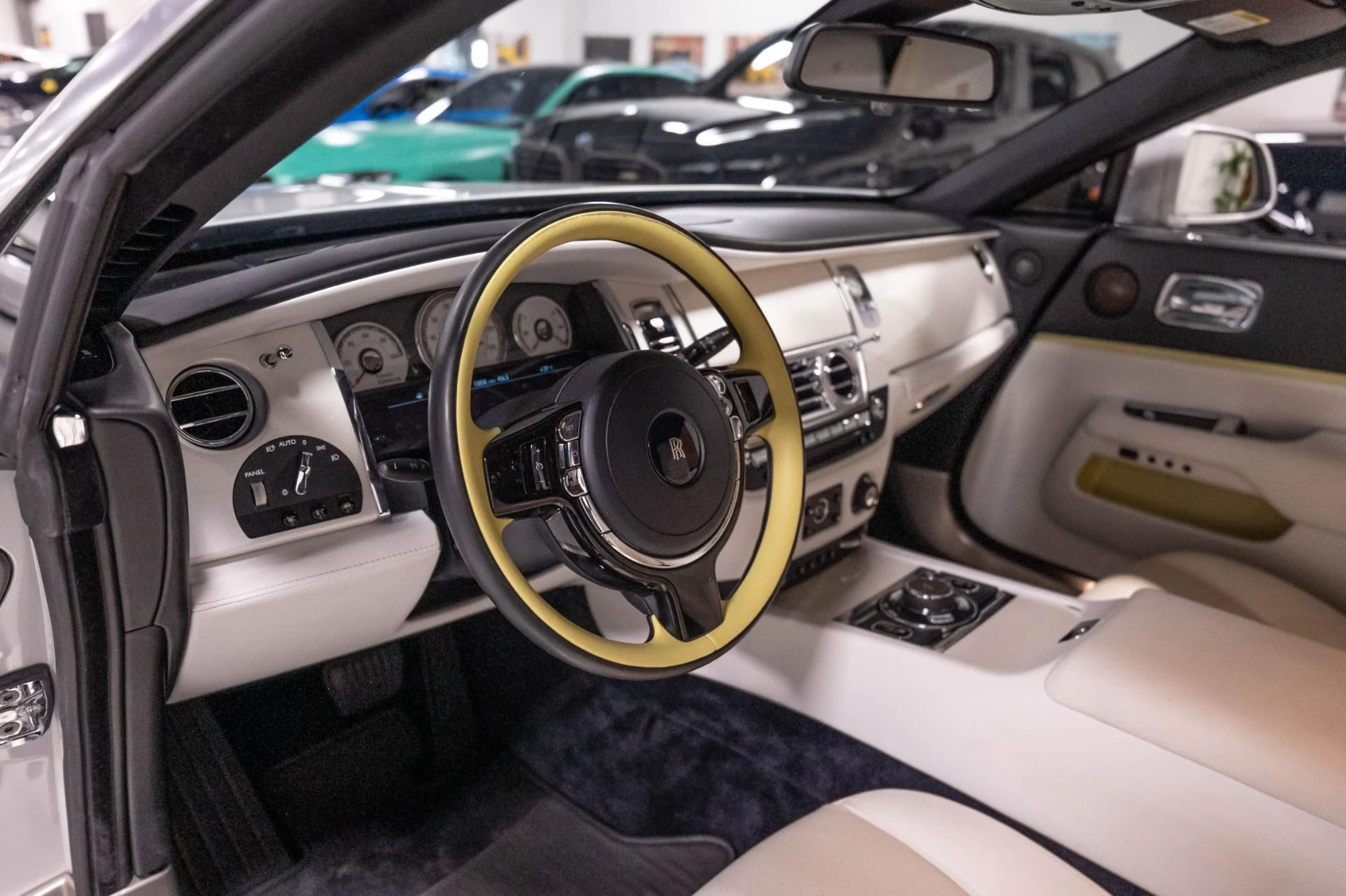 mph008_2236532289_Used_2016_Rolls_Royce_Wraith_Base_1786743123_8153b4ce72