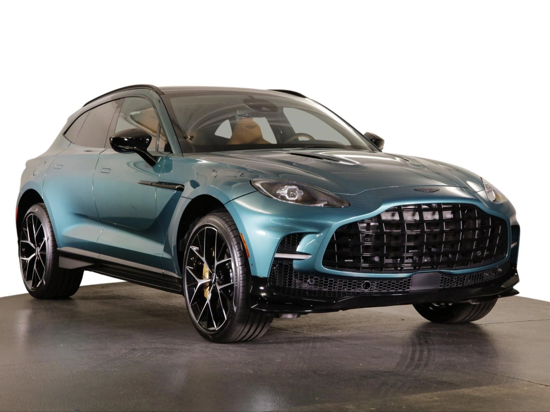 mph008_2237560665_Used_2024_Aston_Martin_DBX_707_1710413868_9bb1bdfd23