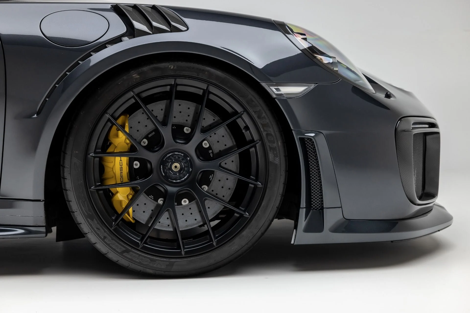 mph008_2241601246_11865_p9_l_655c19f890