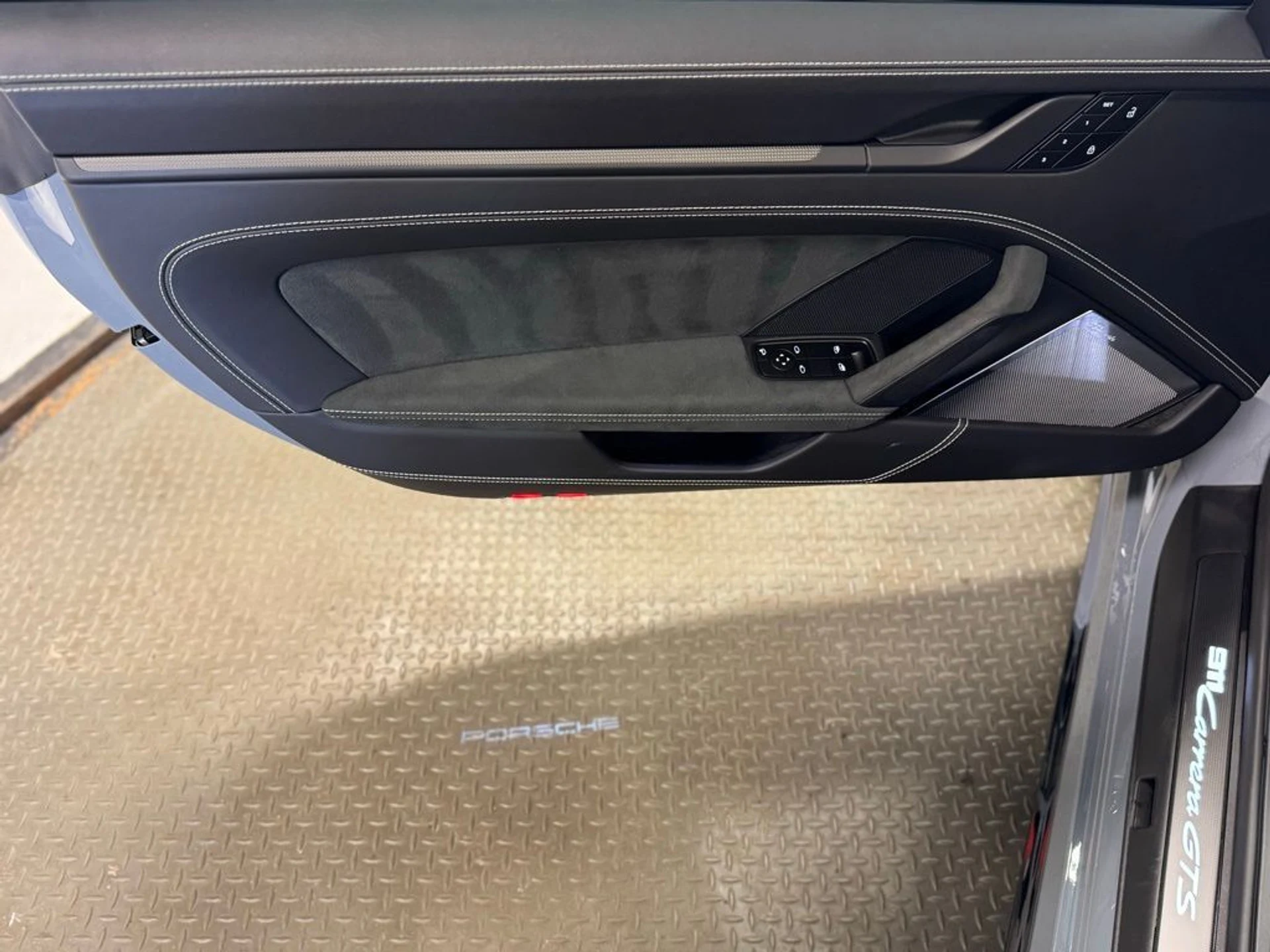 mph008_2241758691_597c227a140345d7b22b9bf594949c9dx_ef1aafeba3