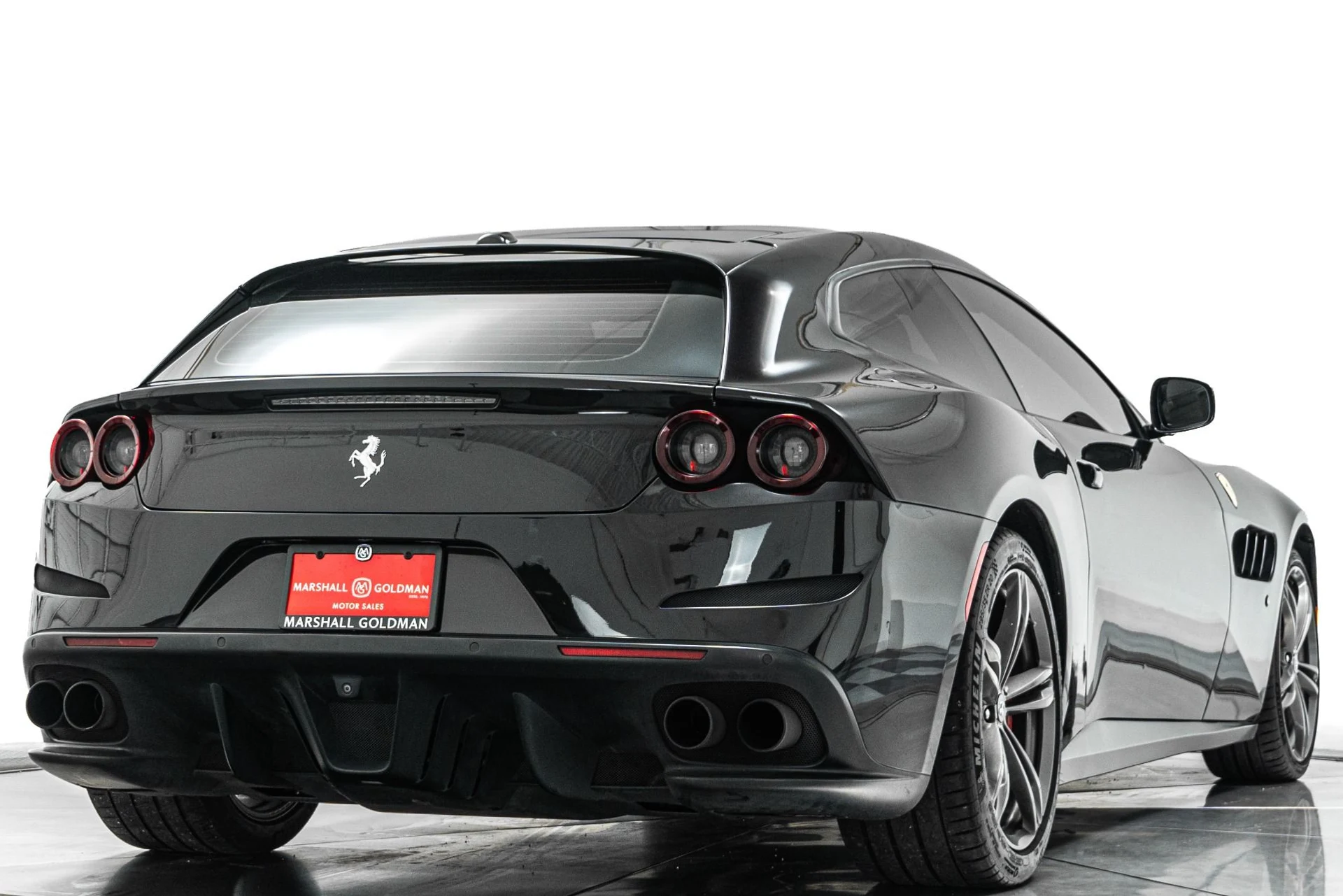 mph008_2245407291_Used_2019_Ferrari_GTC_4_Lusso_1790632614_7a75931fd5