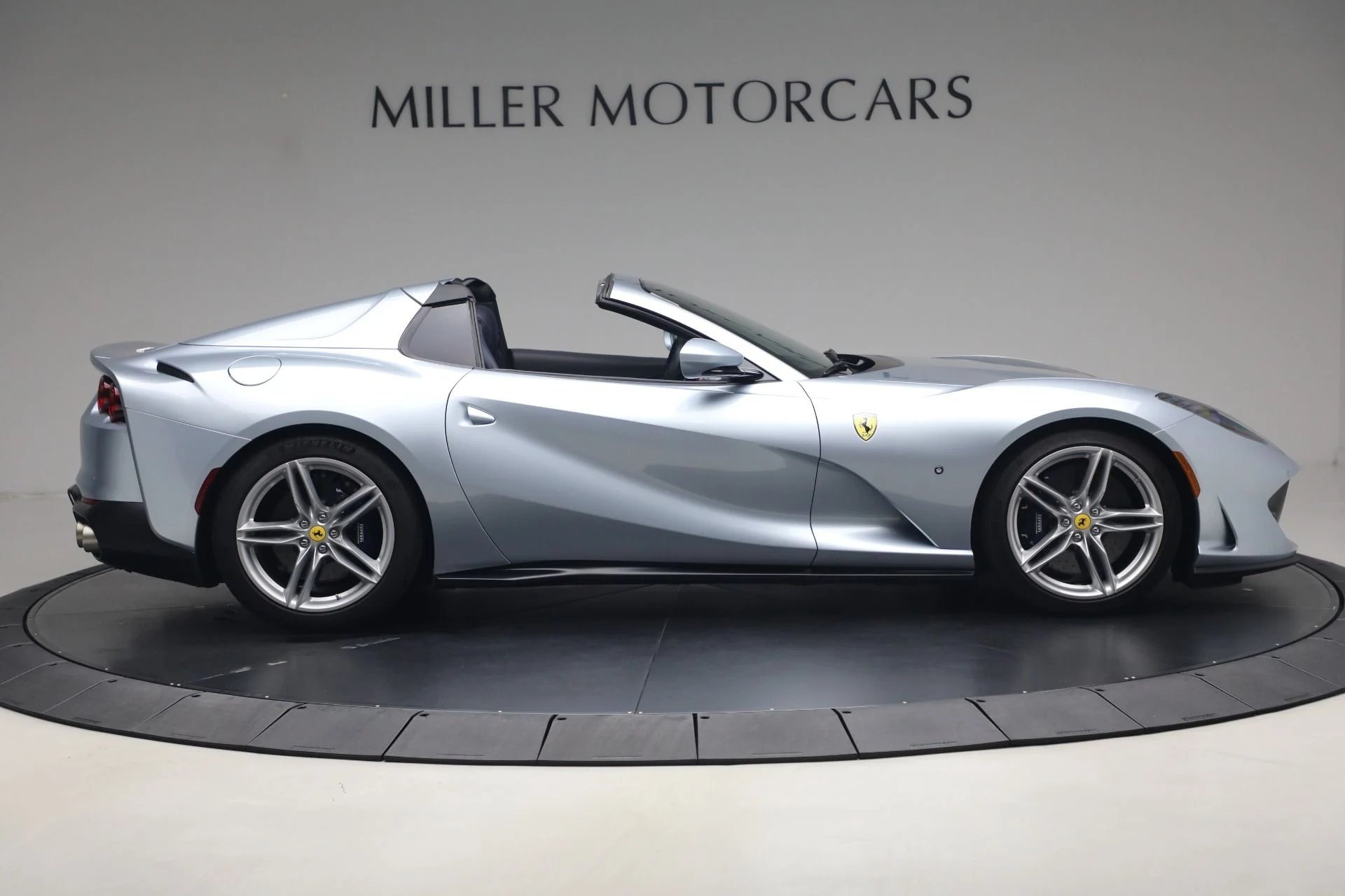 mph008_2249907353_Used_2022_Ferrari_812_GTS_1785788924_73c2dc702a