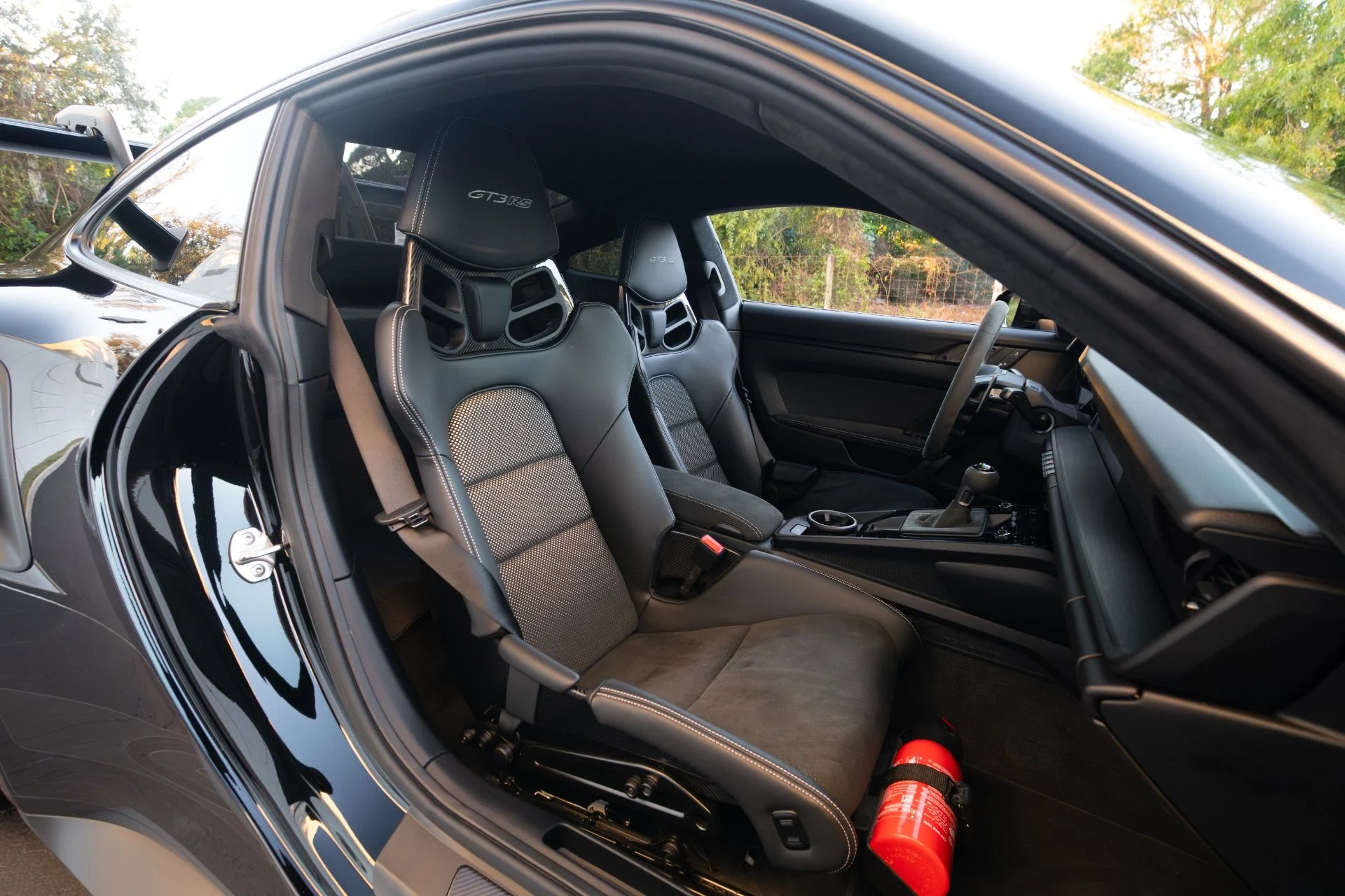 mph008_2251445929_Used_2025_Porsche_911_GT_3_RS_1770101342_ead2706056