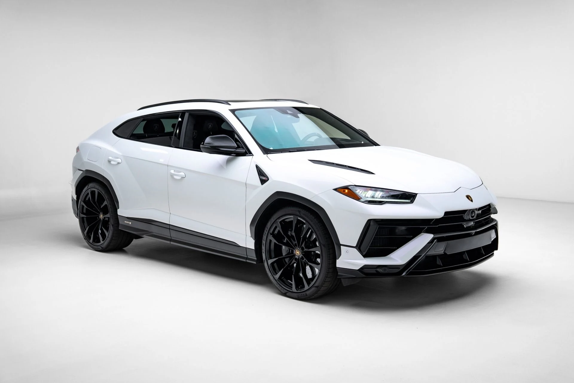 mph008_2258076660_Used_2023_Lamborghini_Urus_S_1776203789_d93272ed13