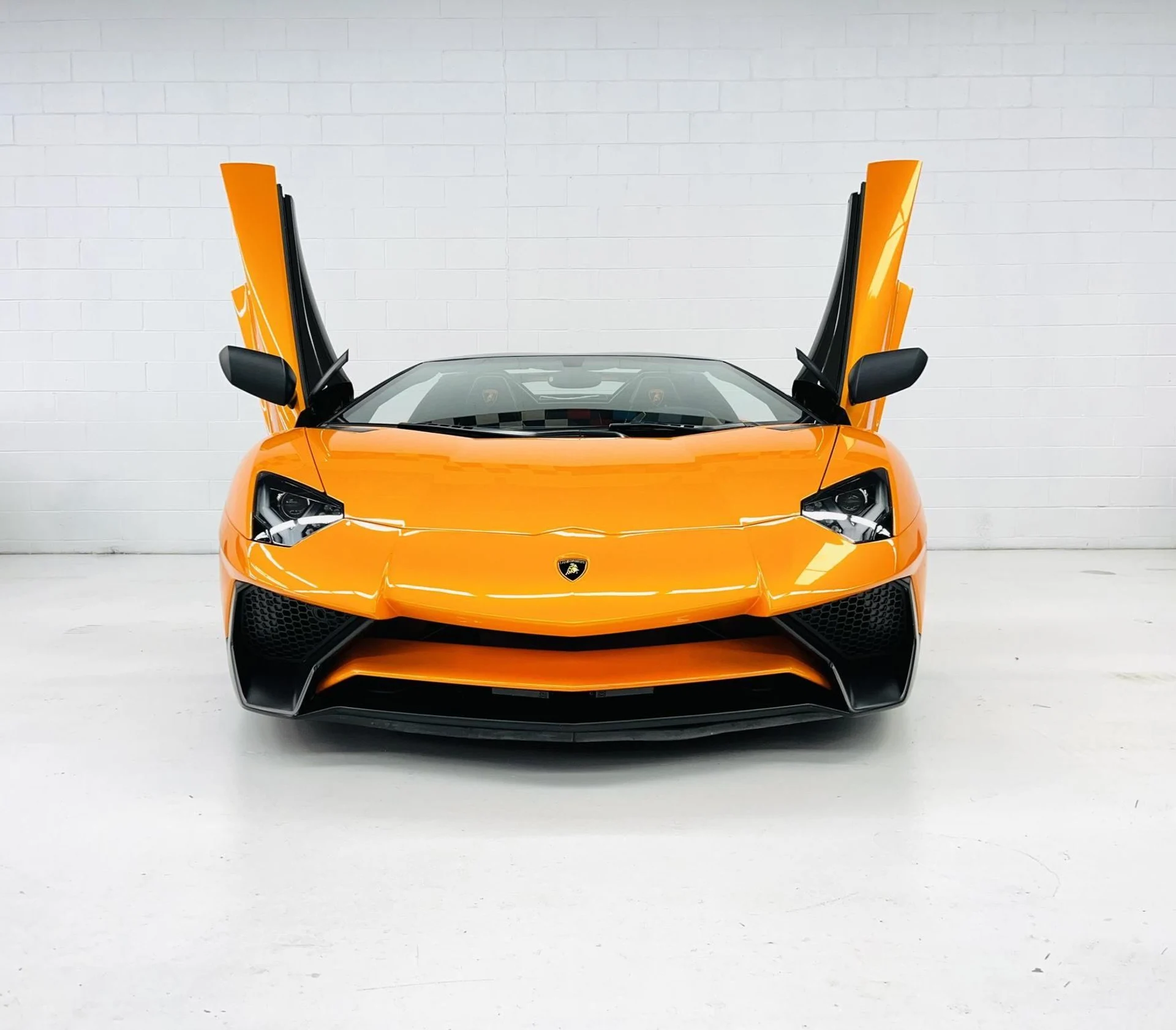 mph008_2258469489_Used_2017_Lamborghini_Aventador_LP_750_4_SV_1760729396_e68b56eadd