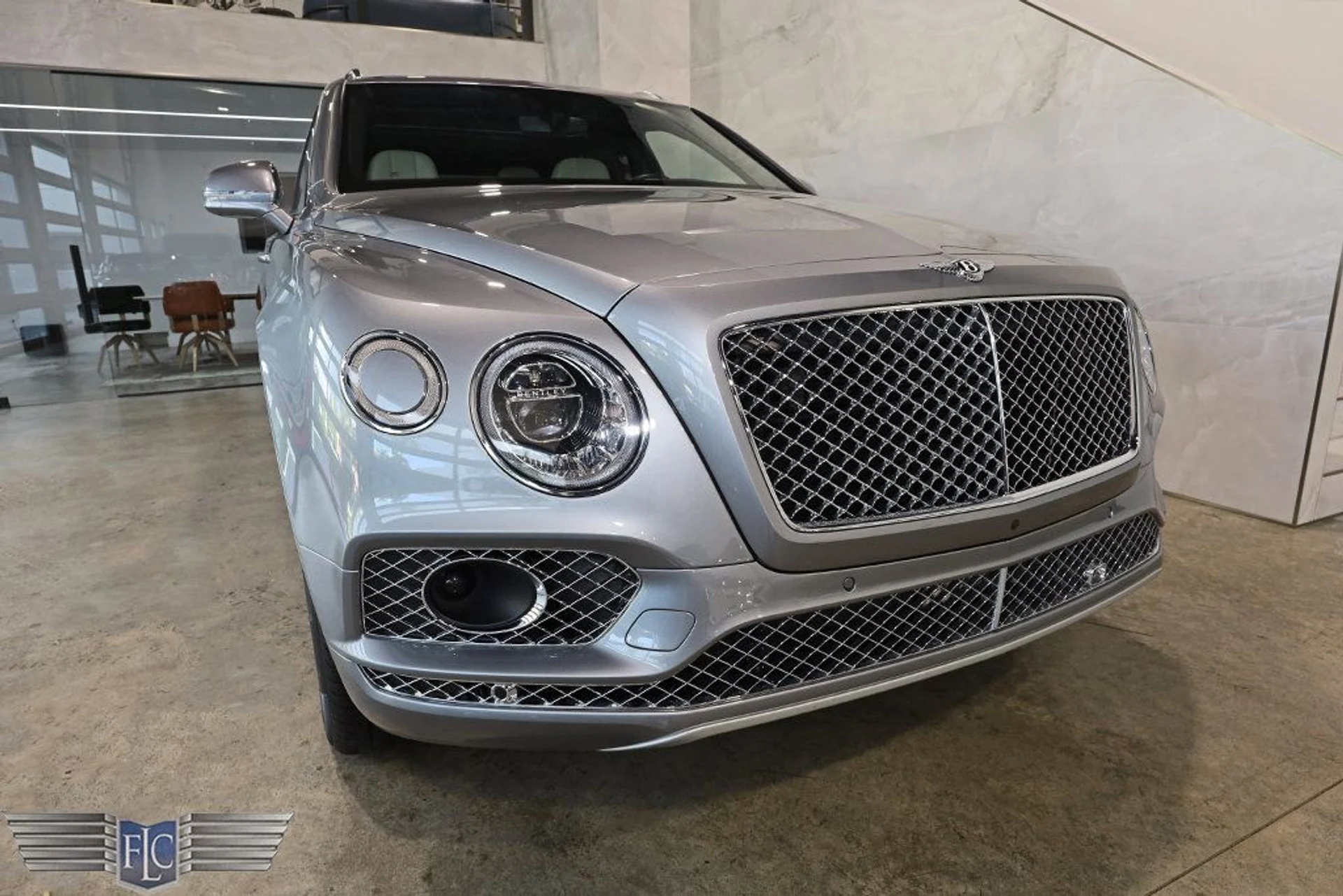 mph008_2261562800_used_2018_bentley_bentayga_onyxeditionawd_9689_22935440_9_1024_10efe1a67a
