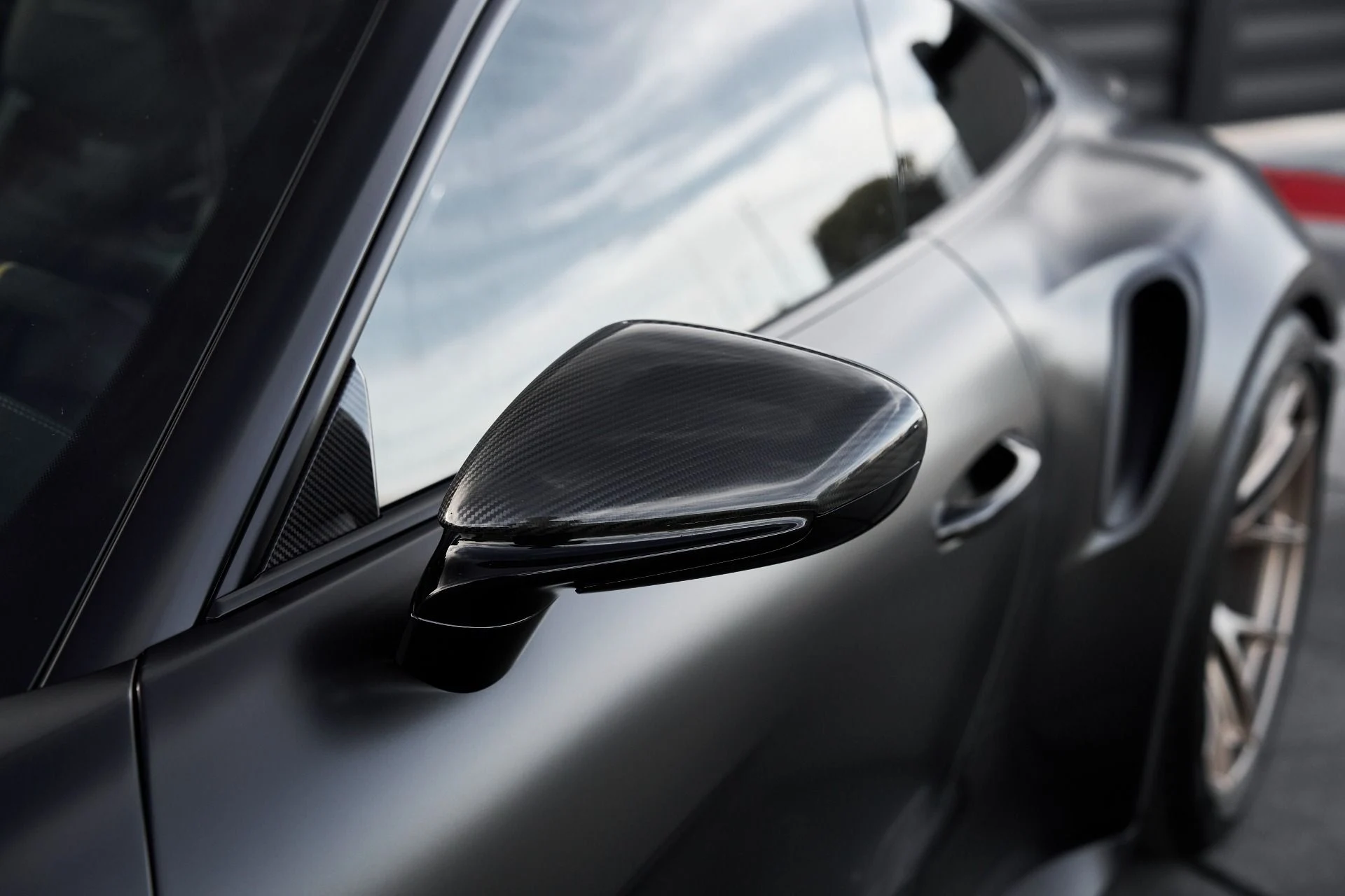 mph008_2269273689_Used_2025_Porsche_911_GT_3_RS_1762914436_b41e586f08