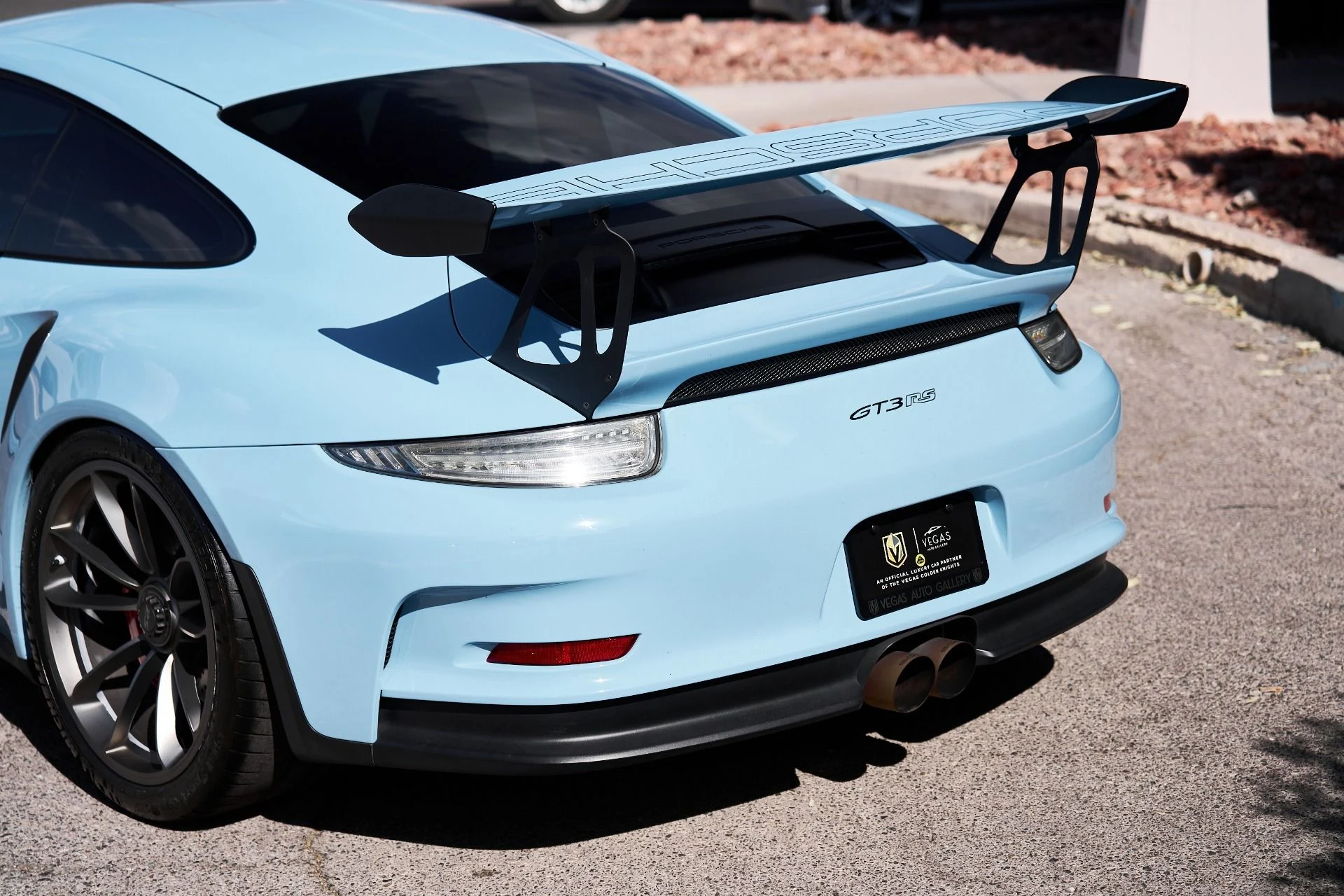 mph008_2270390417_Used_2016_Porsche_911_GT_3_RS_1755310000_54fe65ee7f