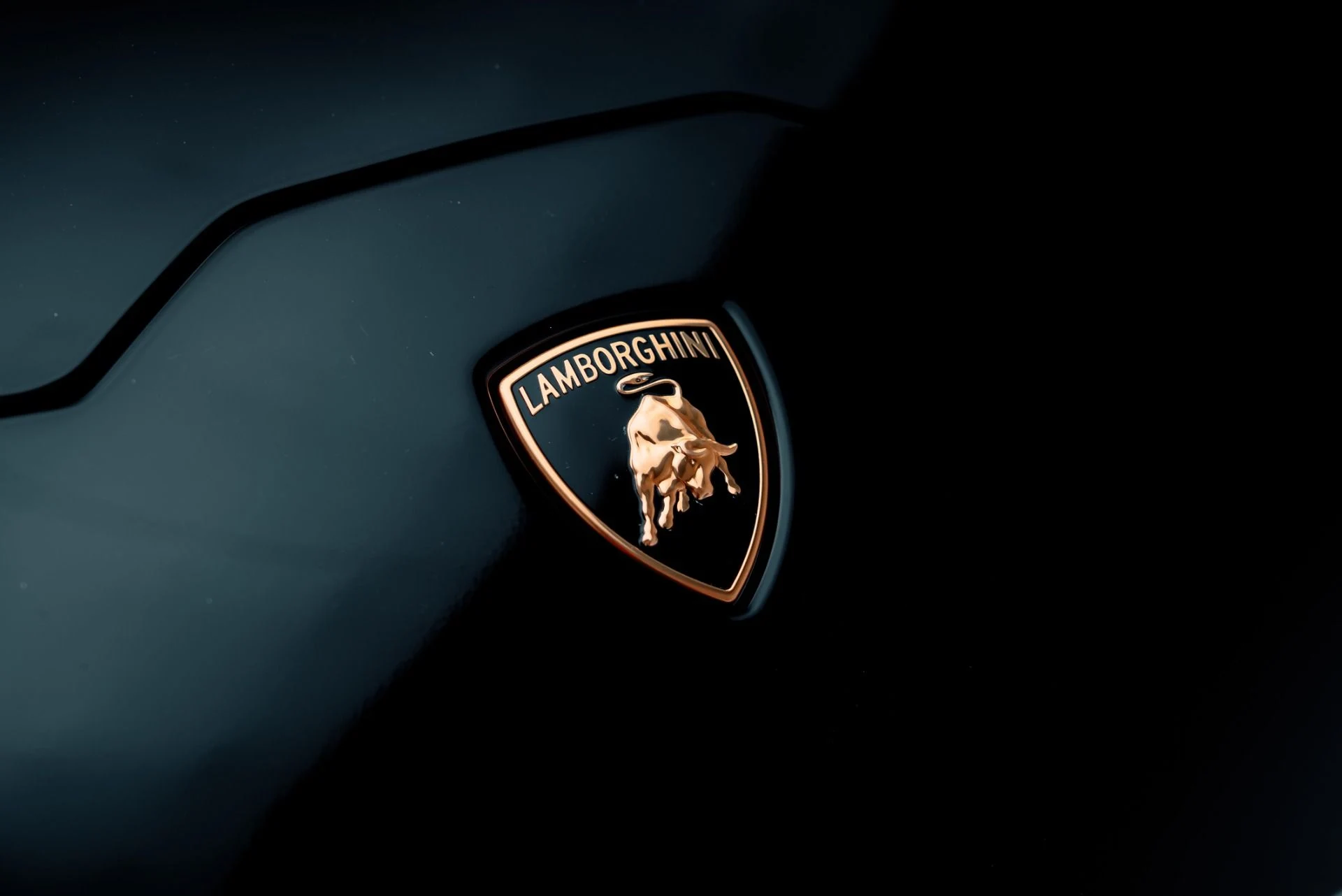 mph008_2275967257_Used_2019_Lamborghini_Huracan_LP_580_2_Spyder_1763507934_5d38c93085