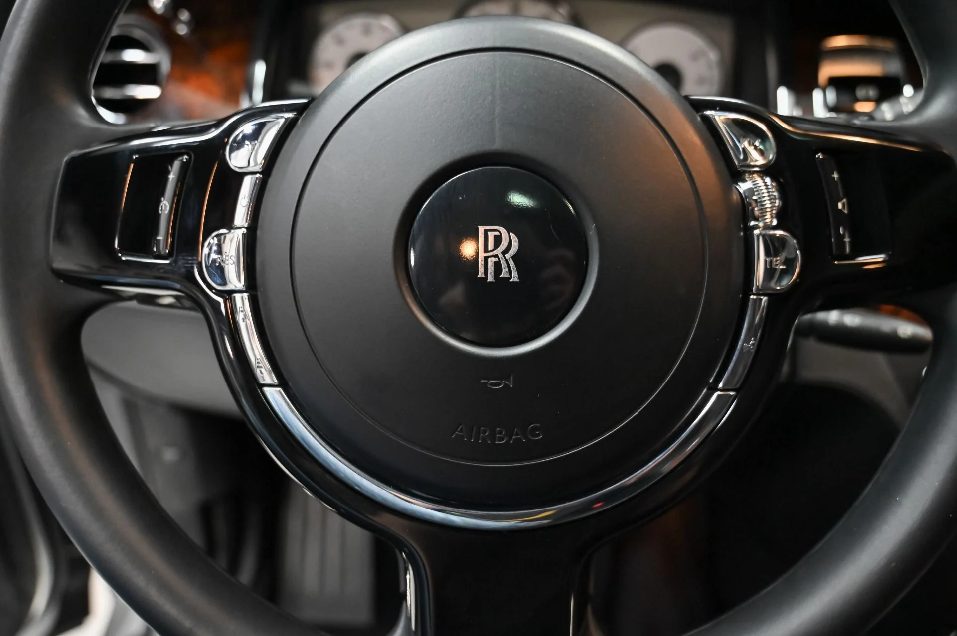 mph008_2286138902_Used_2012_Rolls_Royce_Ghost_1757528739_a9f730ae9e