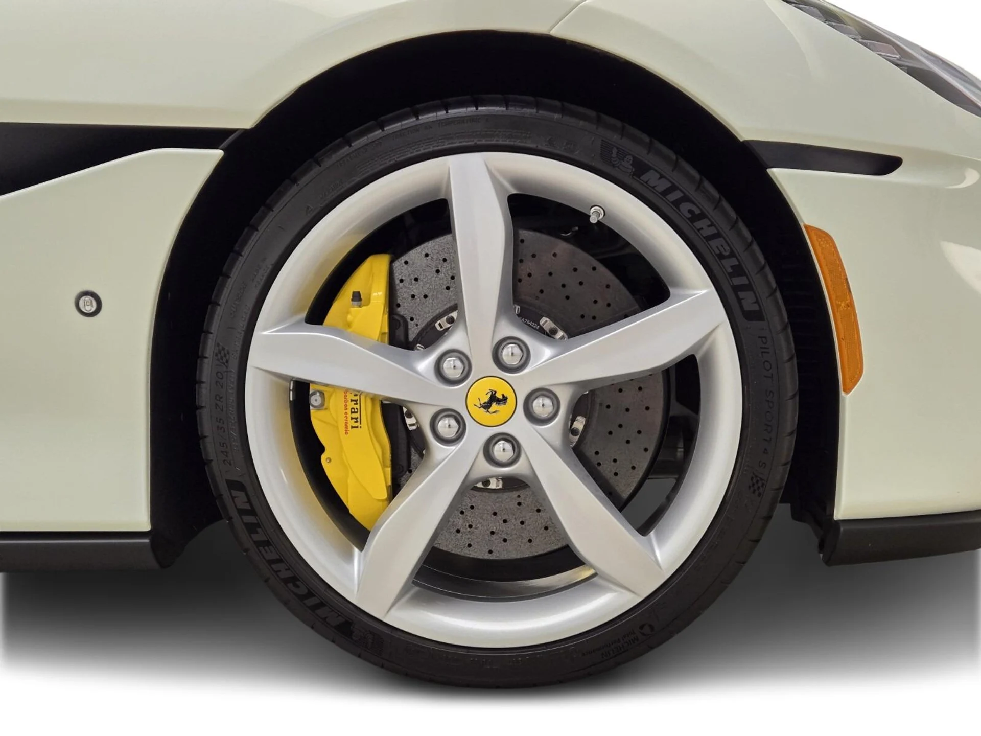 mph008_2290012092_Used_2023_Ferrari_Portofino_1757488862_2717c27f52