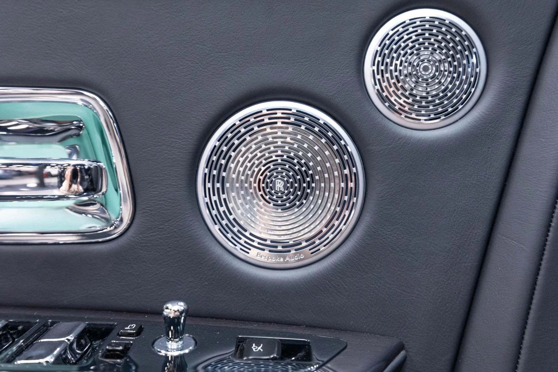 mph008_2291000306_Used_2024_Rolls_Royce_Phantom_1786998181_c37445beda