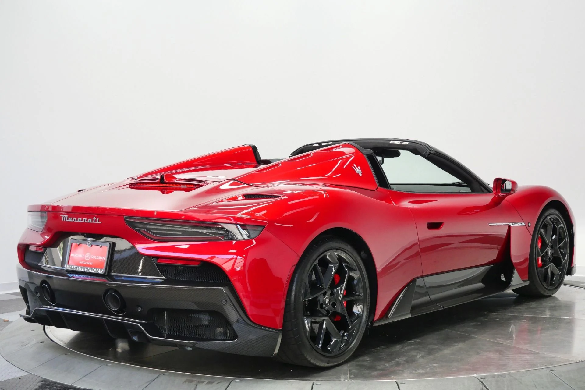 mph008_2299906928_Used_2023_Maserati_MC_20_Cielo_1598_Miles_Carbon_Ceramic_Brakes_Interior_Exterior_Carbon_Packages_1776351589_f6fe4eb692