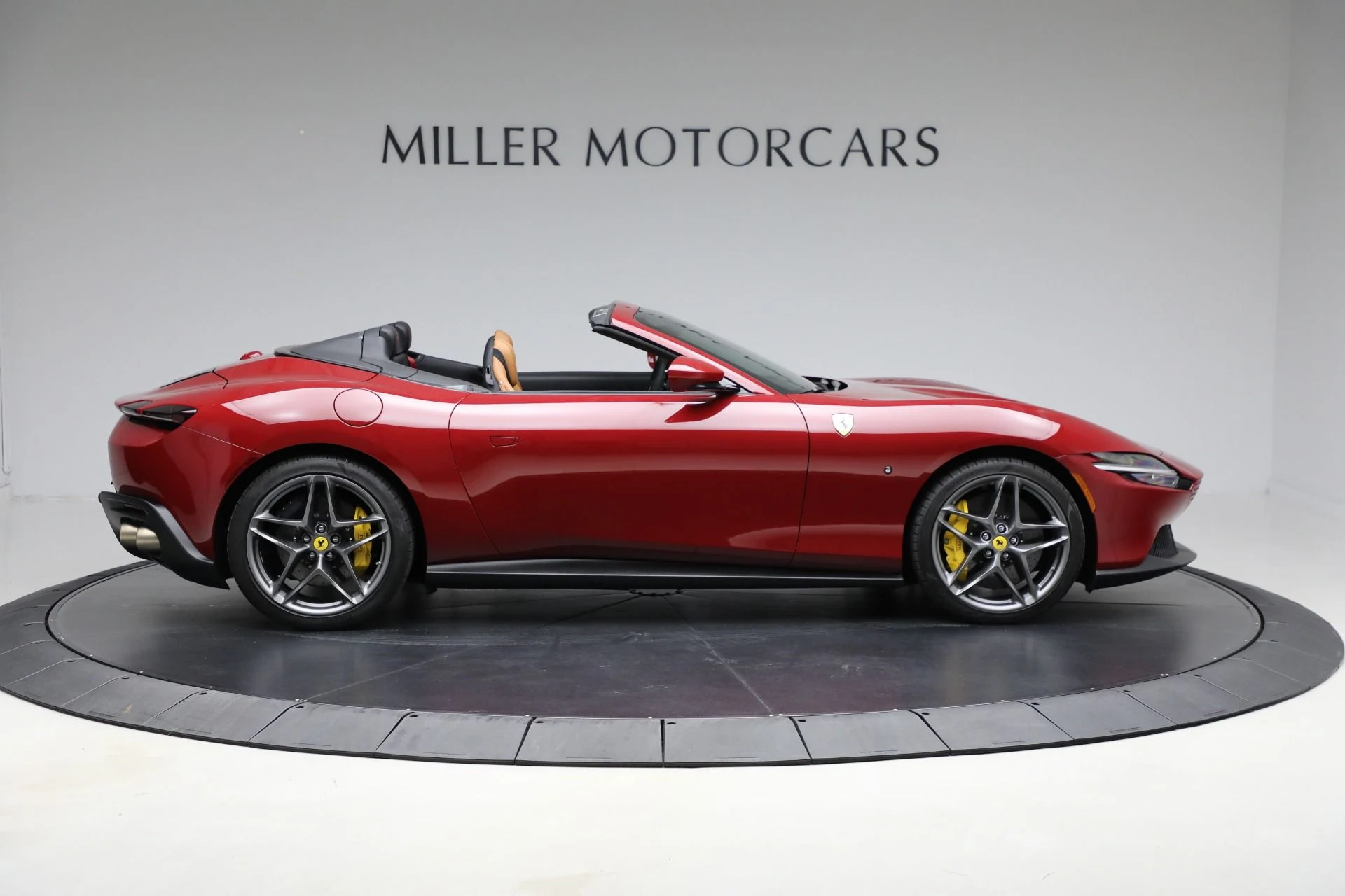 mph008_2303942404_Used_2024_Ferrari_Roma_Spider_ffd85f7627