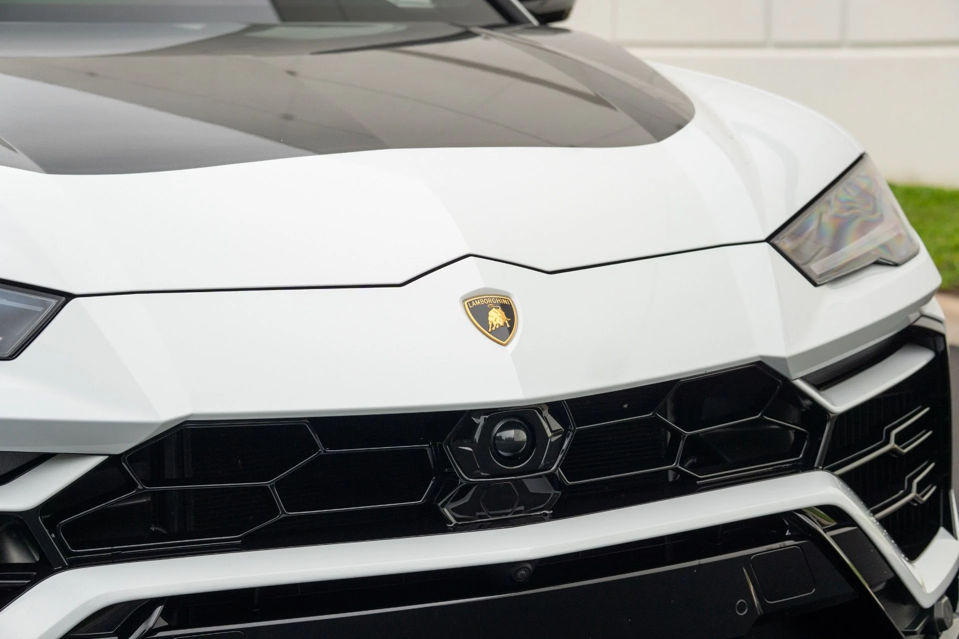 mph008_2313181391_Used_2022_Lamborghini_Urus_1758159837_9d38722523