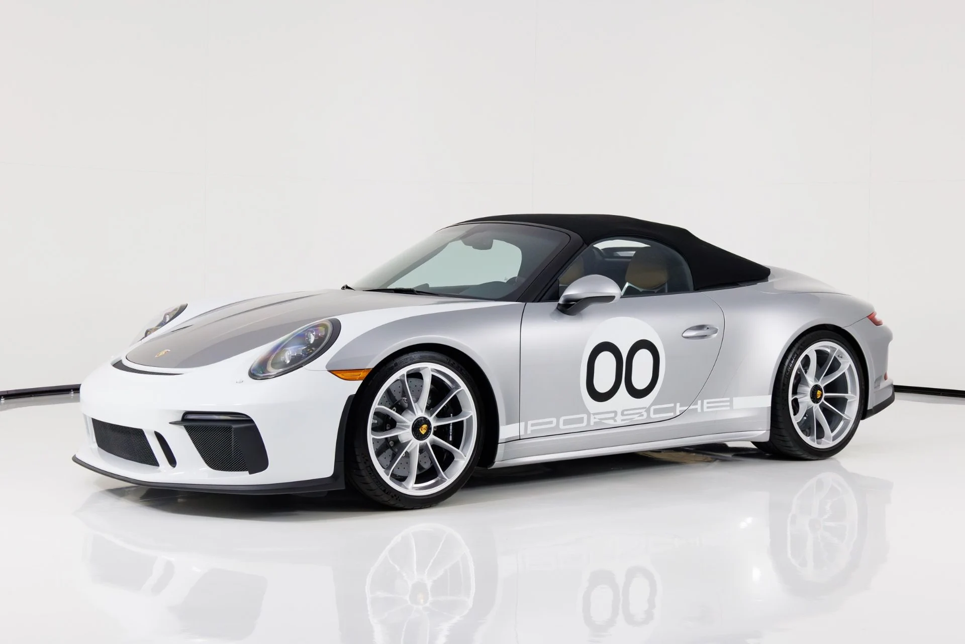 mph008_23144103_Used_2019_Porsche_911_Speedster_1770313300_b93cb1c3a5