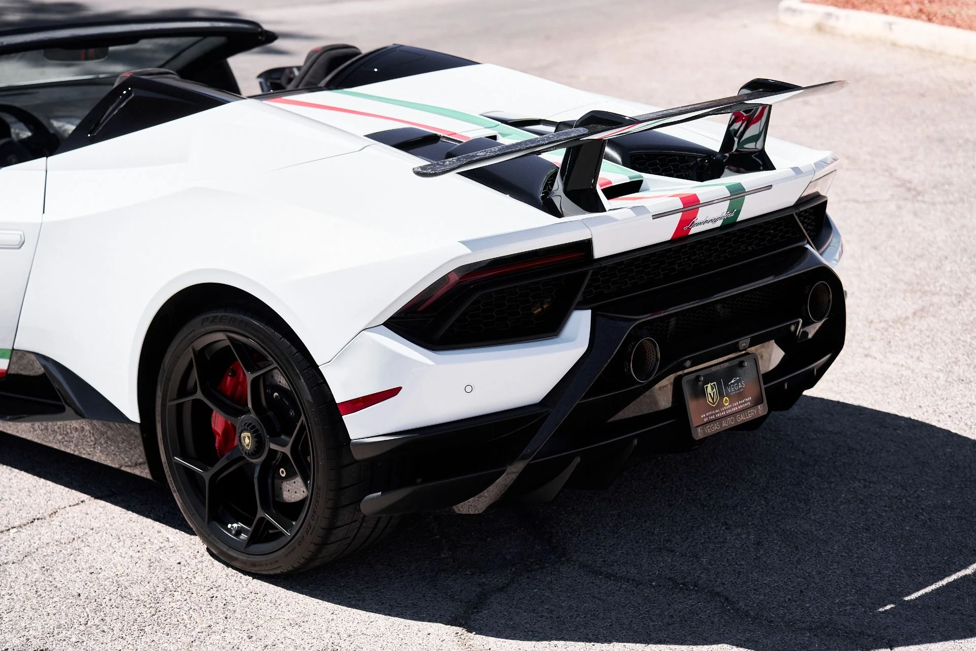 mph008_2324843386_Used_2018_Lamborghini_Huracan_Performante_1754074926_610339faf9