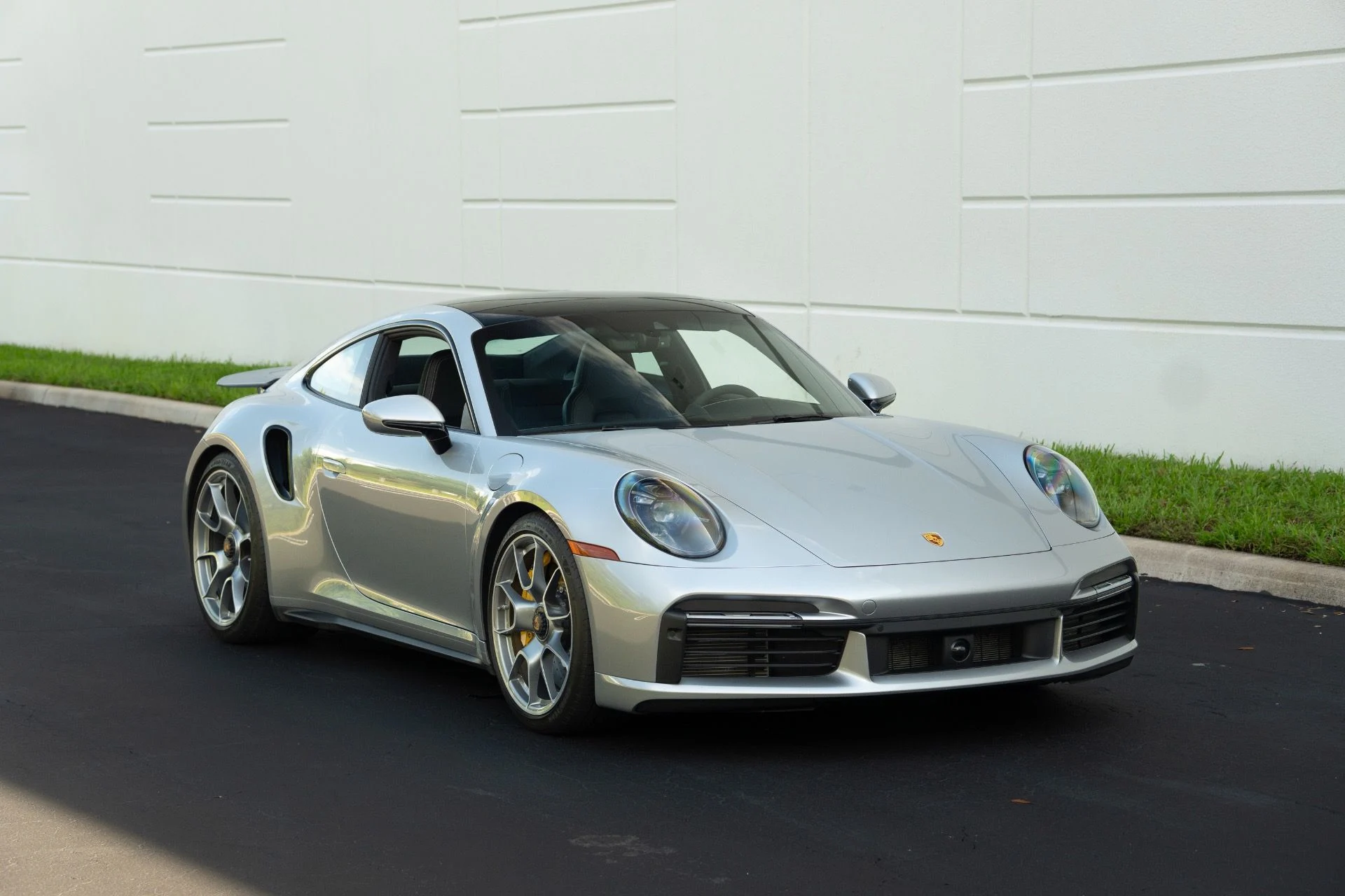 mph008_232490709_Used_2021_Porsche_911_Turbo_S_1758737347_b8f968b22b