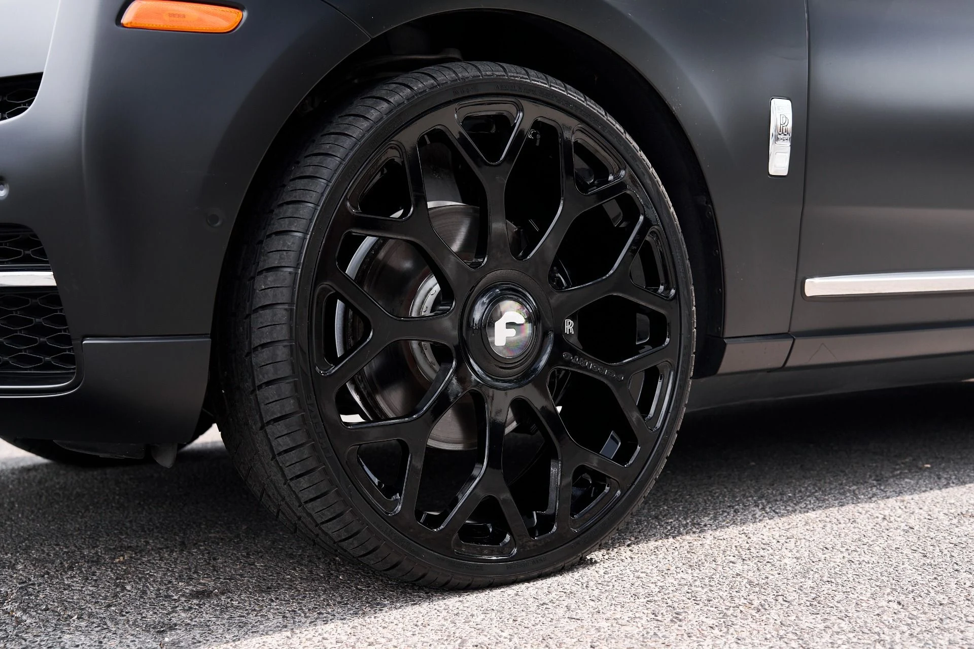 mph008_2327601384_Used_2023_Rolls_Royce_Cullinan_Base_1756252149_c1166ceab4