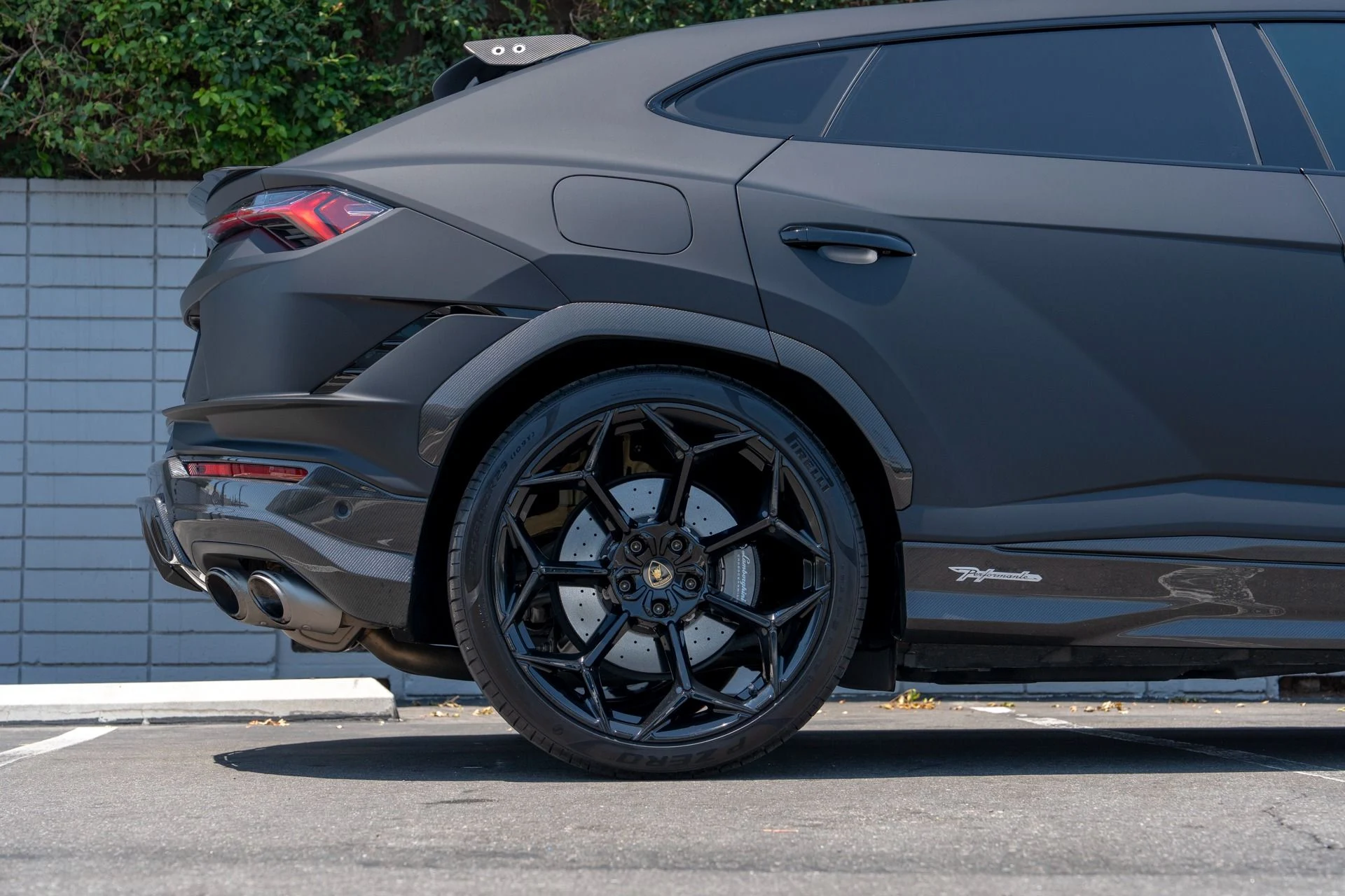 mph008_2336652857_Used_2023_Lamborghini_Urus_Performante_1754671710_a61c56439e