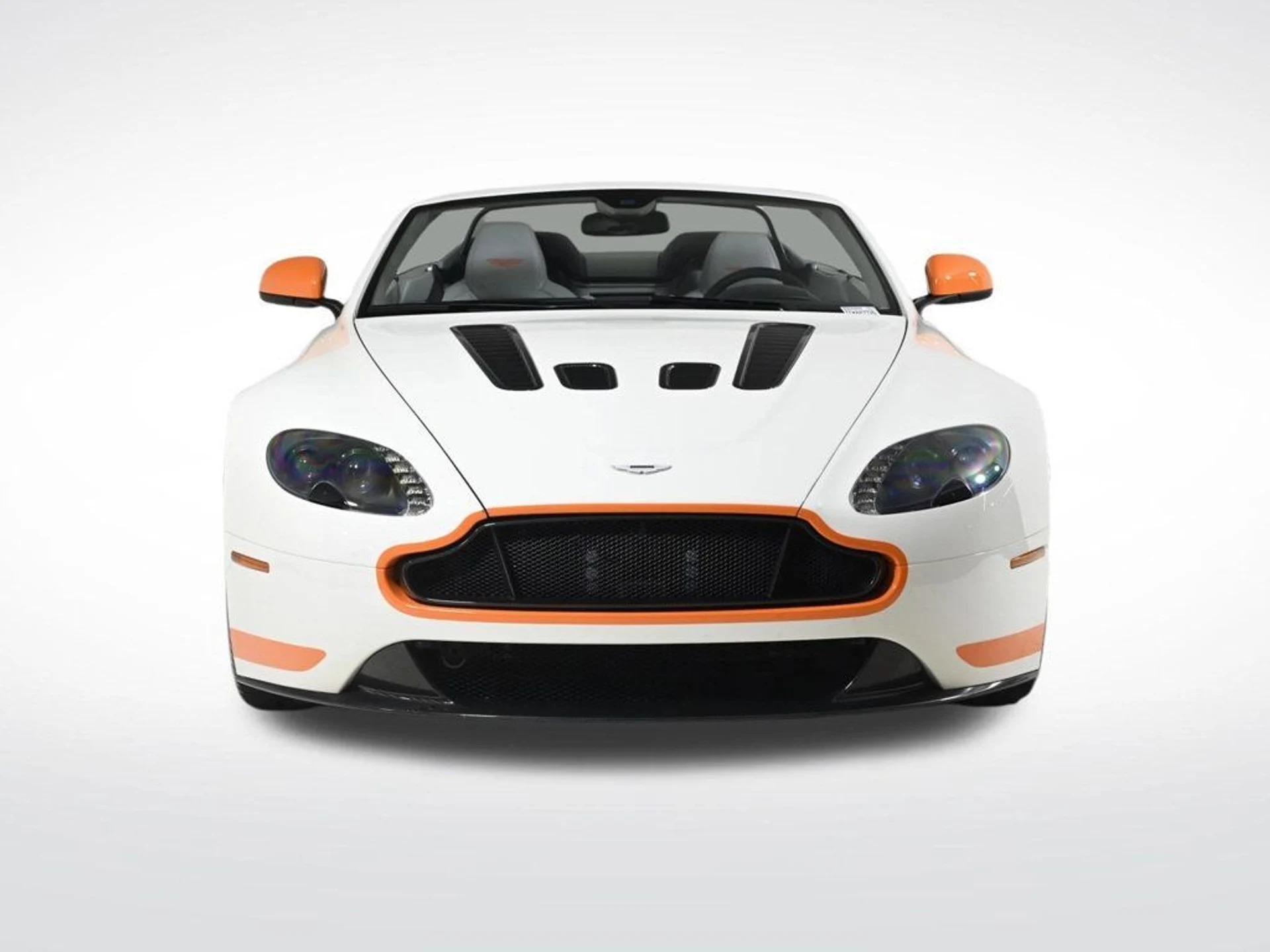 mph008_2339098689_used_2017_aston_martin_v12_vantage_s_11350_22970914_8_1024_ae9052a2be