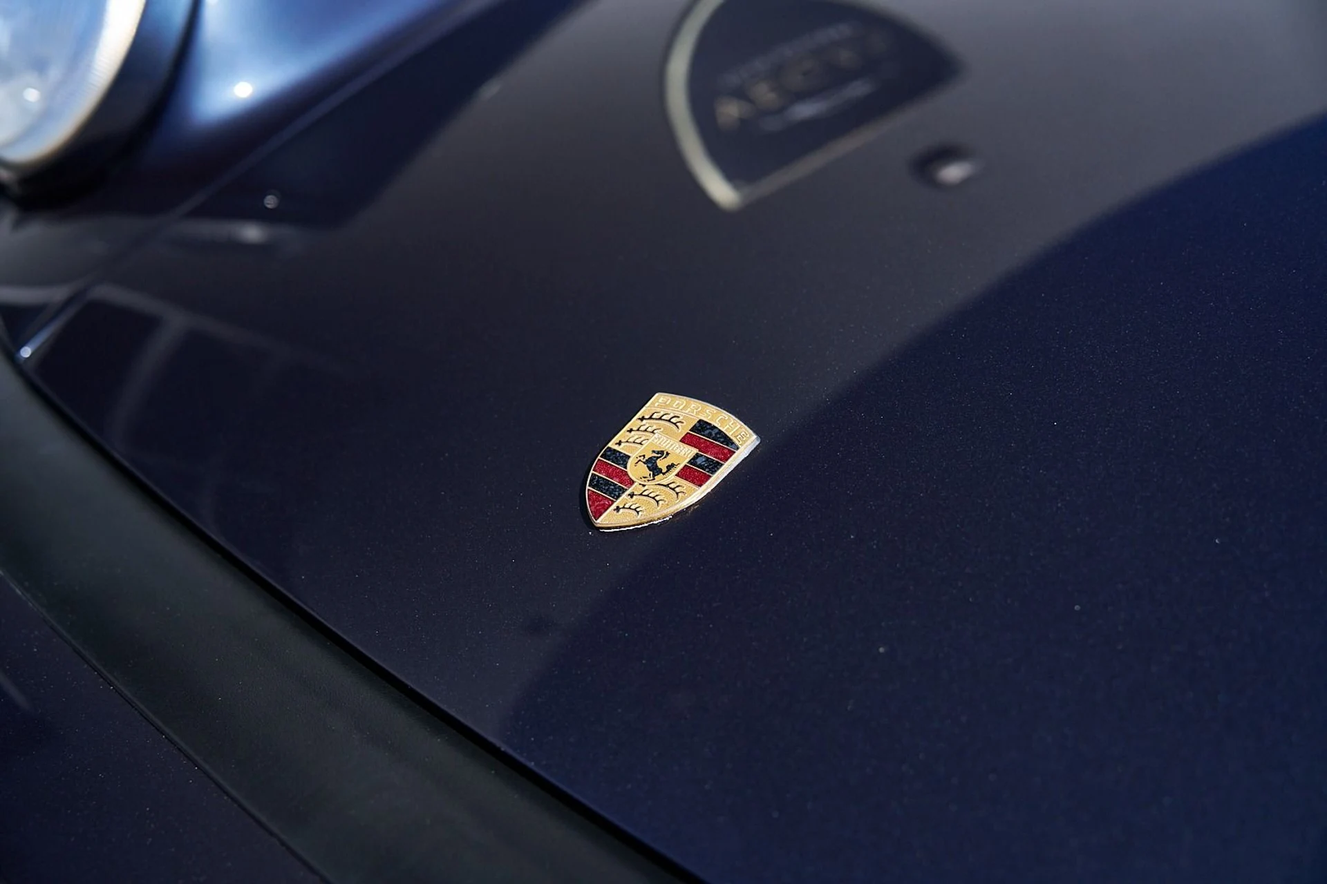 mph008_2347161071_Used_1988_Porsche_911_Carrera_1745954196_63a575dc41