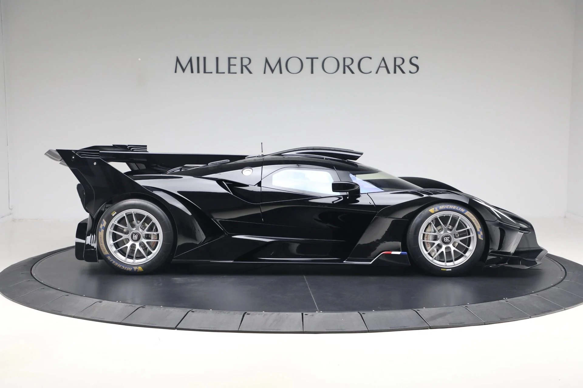 mph008_2349364492_Used_2024_Bugatti_Bolide_2d7d5f18df