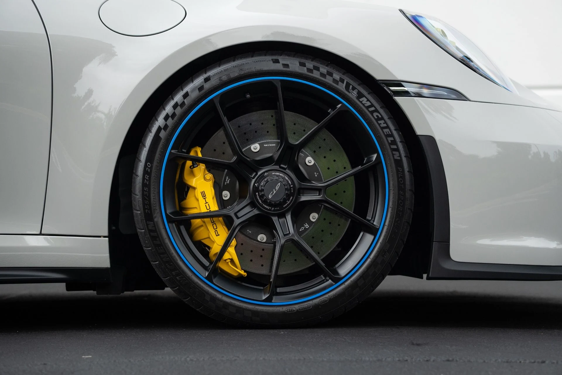 mph008_2353264646_Used_2024_Porsche_911_GT_3_1768339122_3aadf3e359