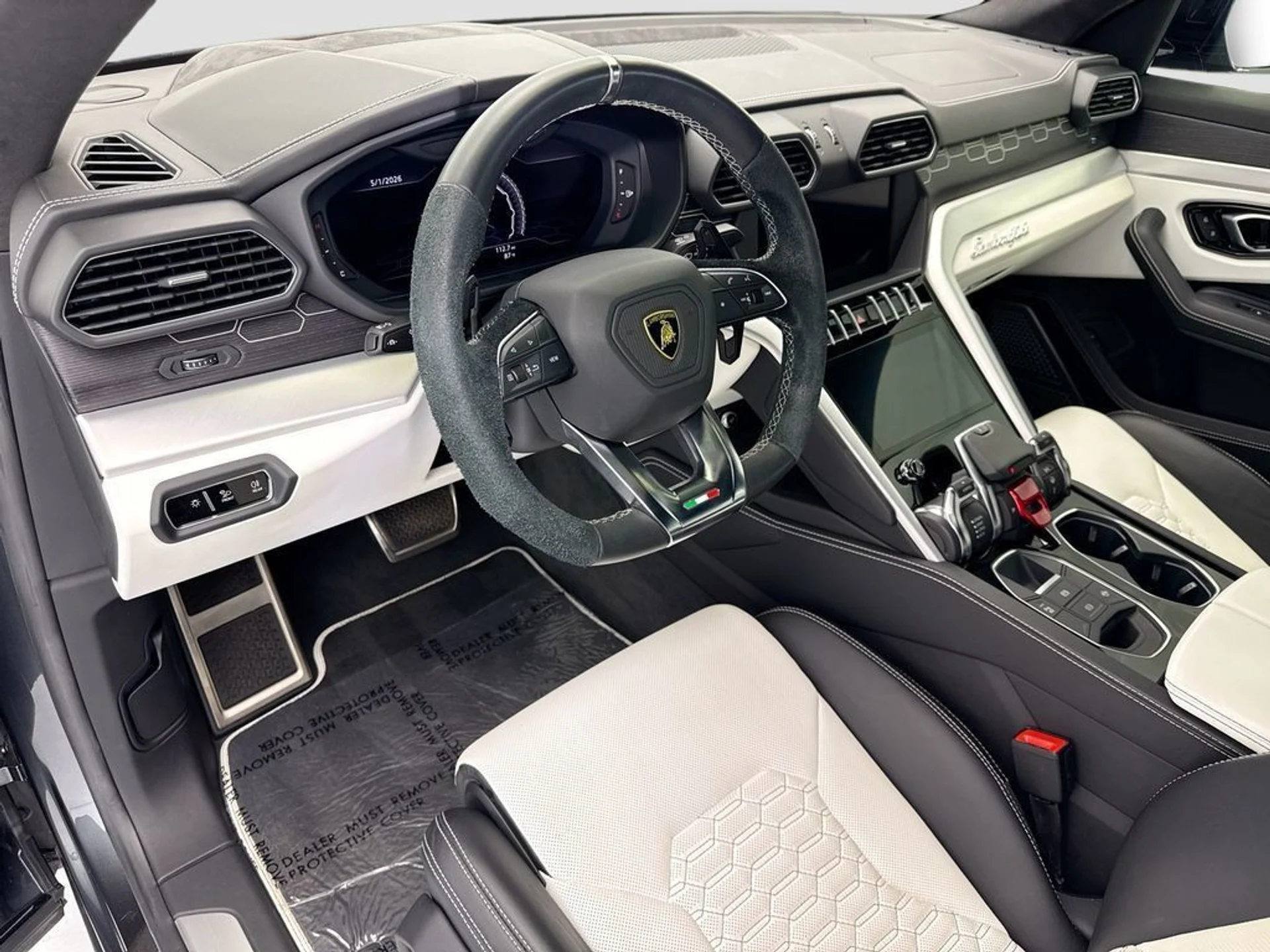 mph008_2370254437_used_2019_lamborghini_urus_awd_8119_23021211_9_1024_2df2a6cb23