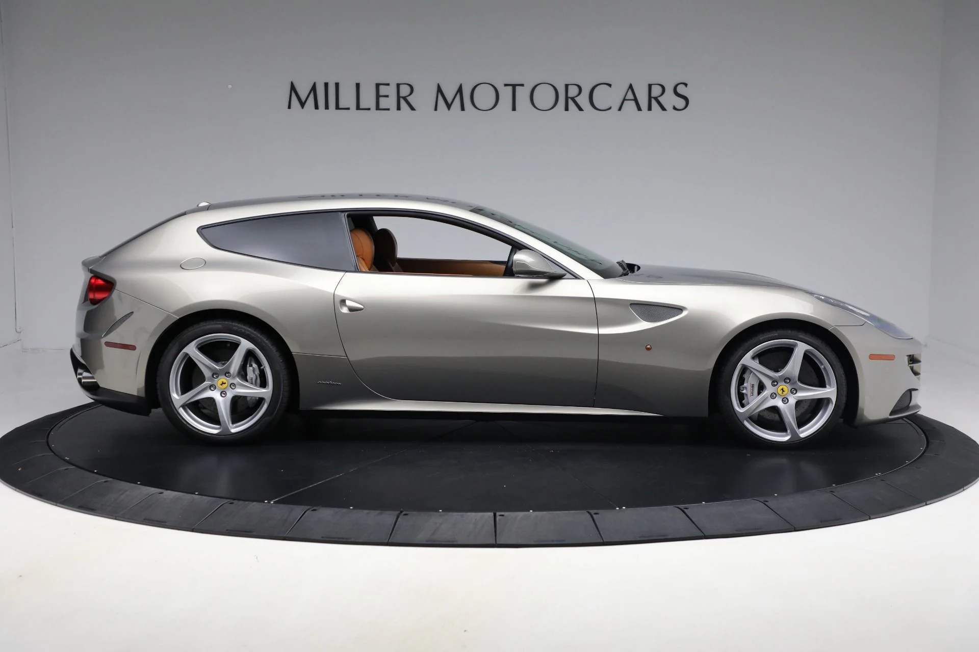 mph008_2370264606_Used_2012_Ferrari_FF_7b56de05e0