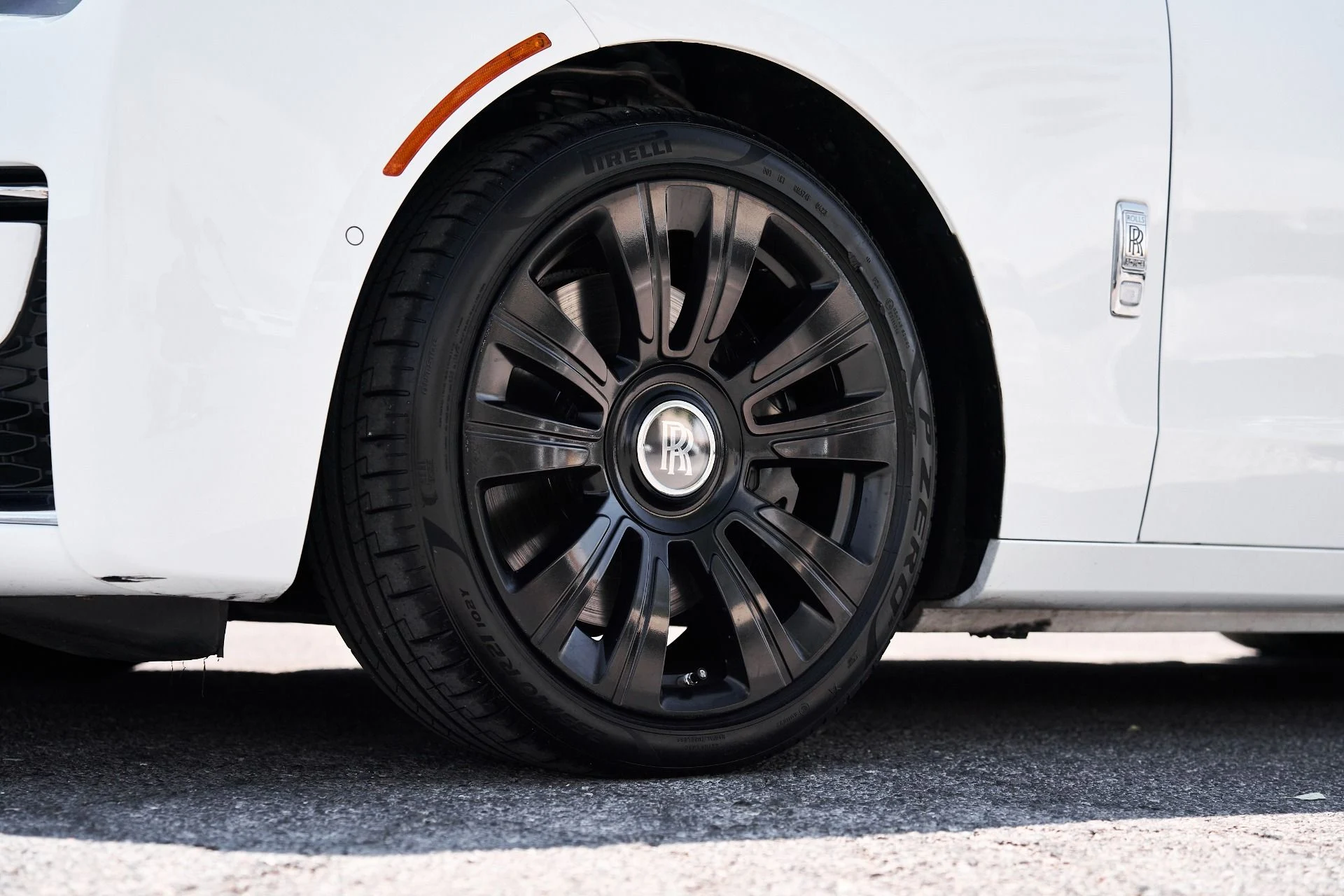 mph008_2370446776_Used_2021_Rolls_Royce_Ghost_Base_1754512470_08ccb26712