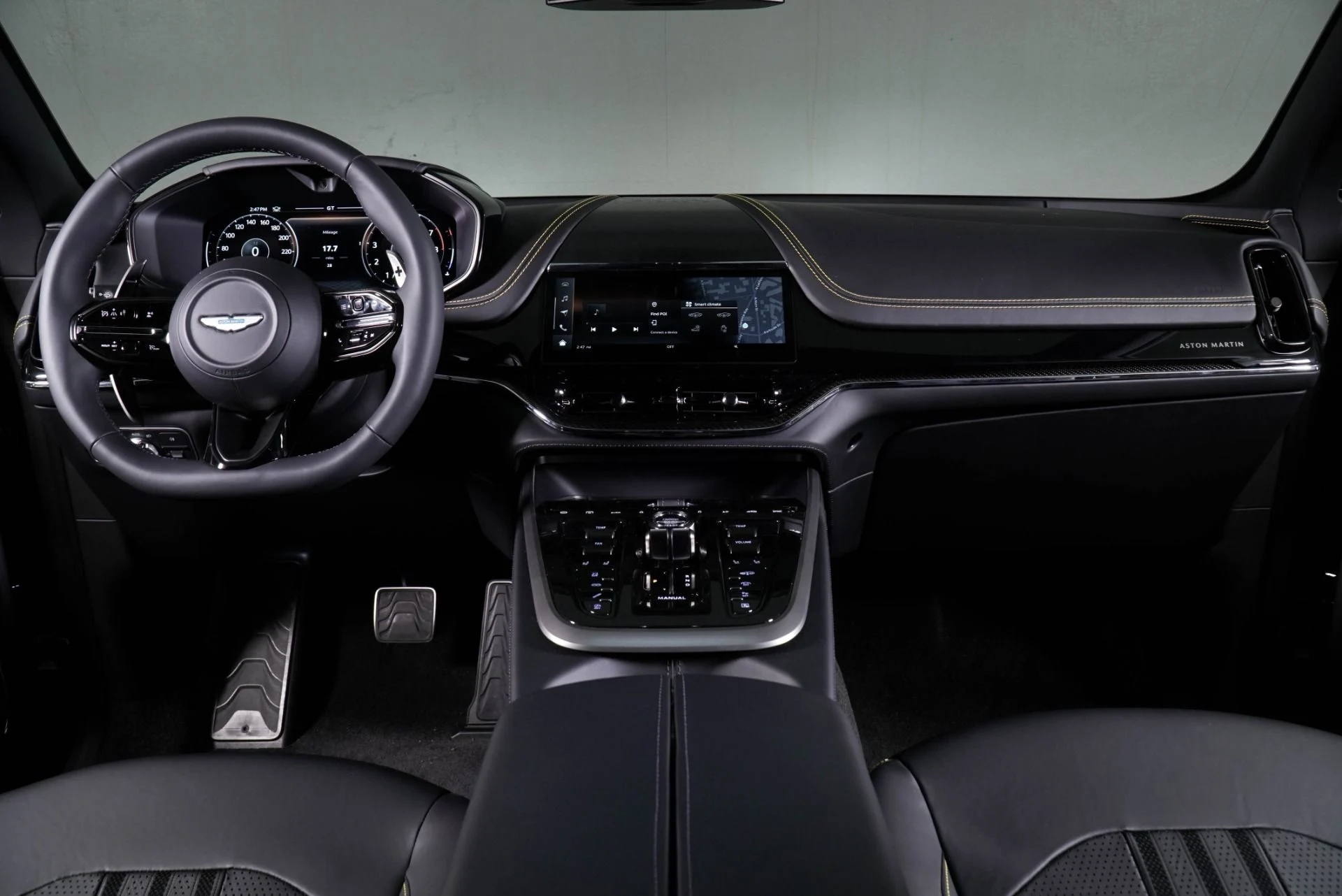 mph008_2376436837_New_2026_Aston_Martin_DBX_707_1765560873_d3c32cd7e1