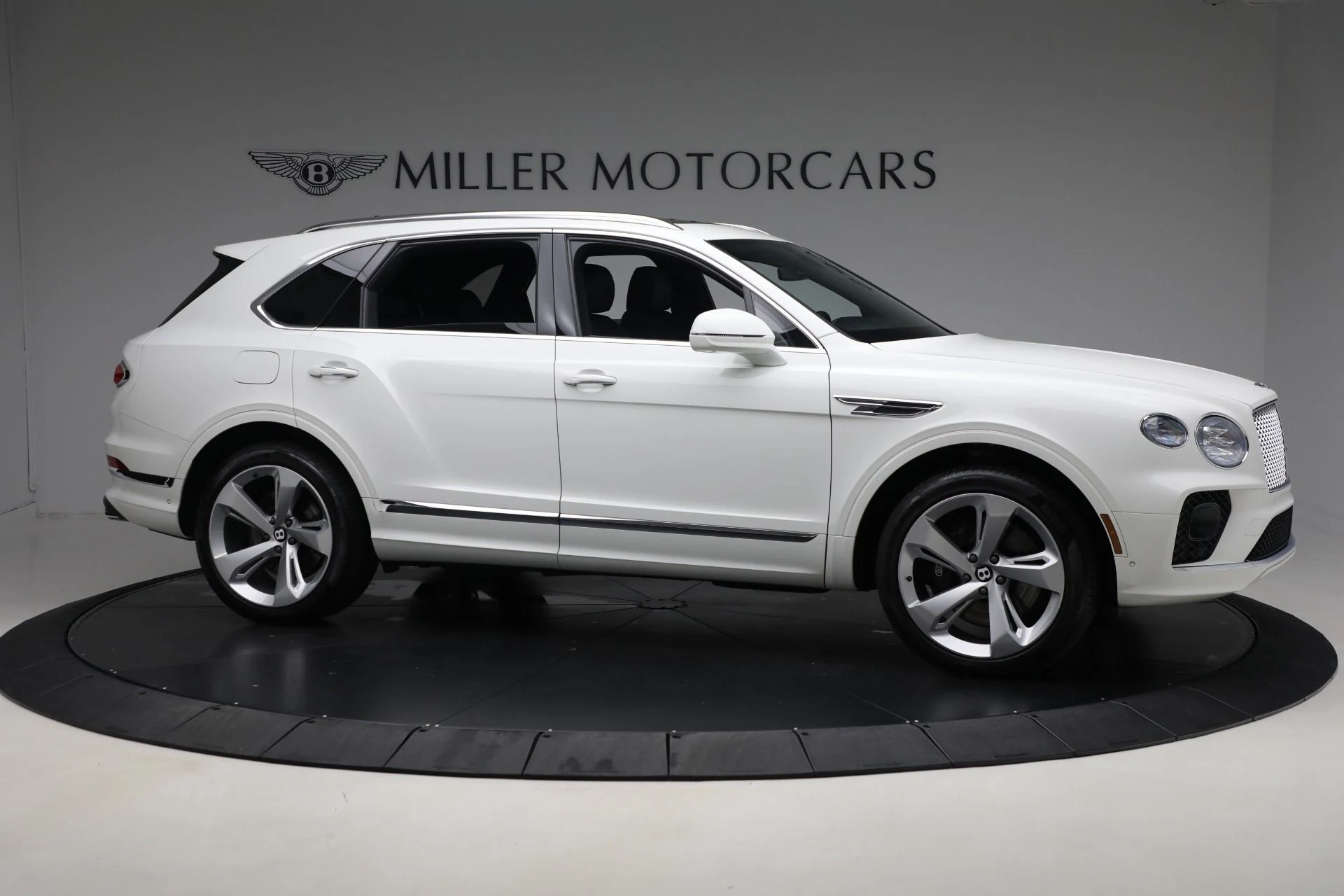 mph008_2377231924_Used_2023_Bentley_Bentayga_V8_39c7fcc452