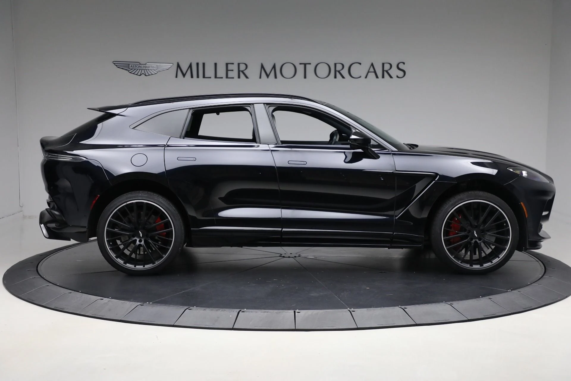 mph008_238294261_Used_2023_Aston_Martin_DBX_707_27eccb35eb