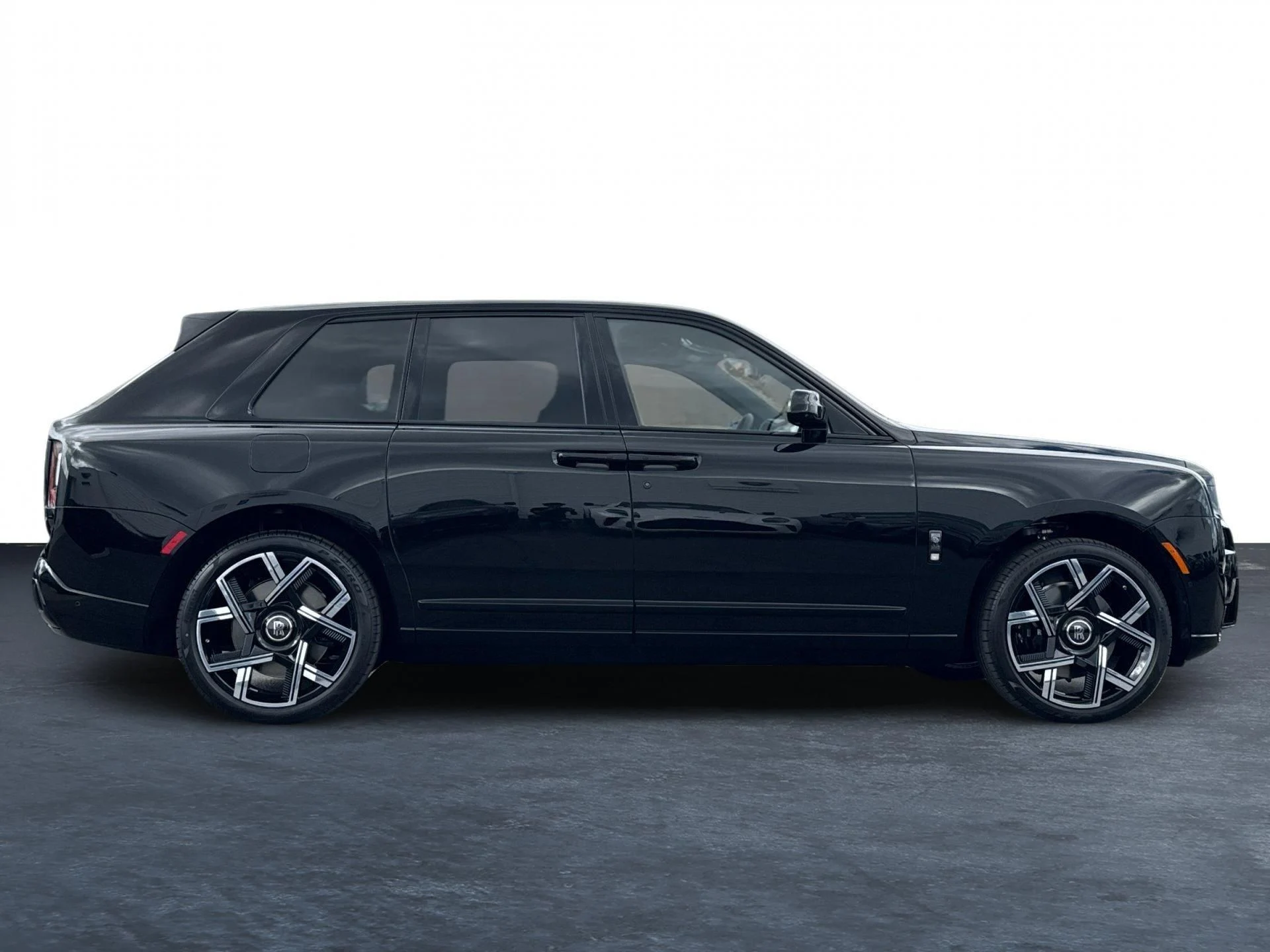 mph008_2401604382_New_2027_Rolls_Royce_Cullinan_Black_Badge_1788527044_3734468f4c
