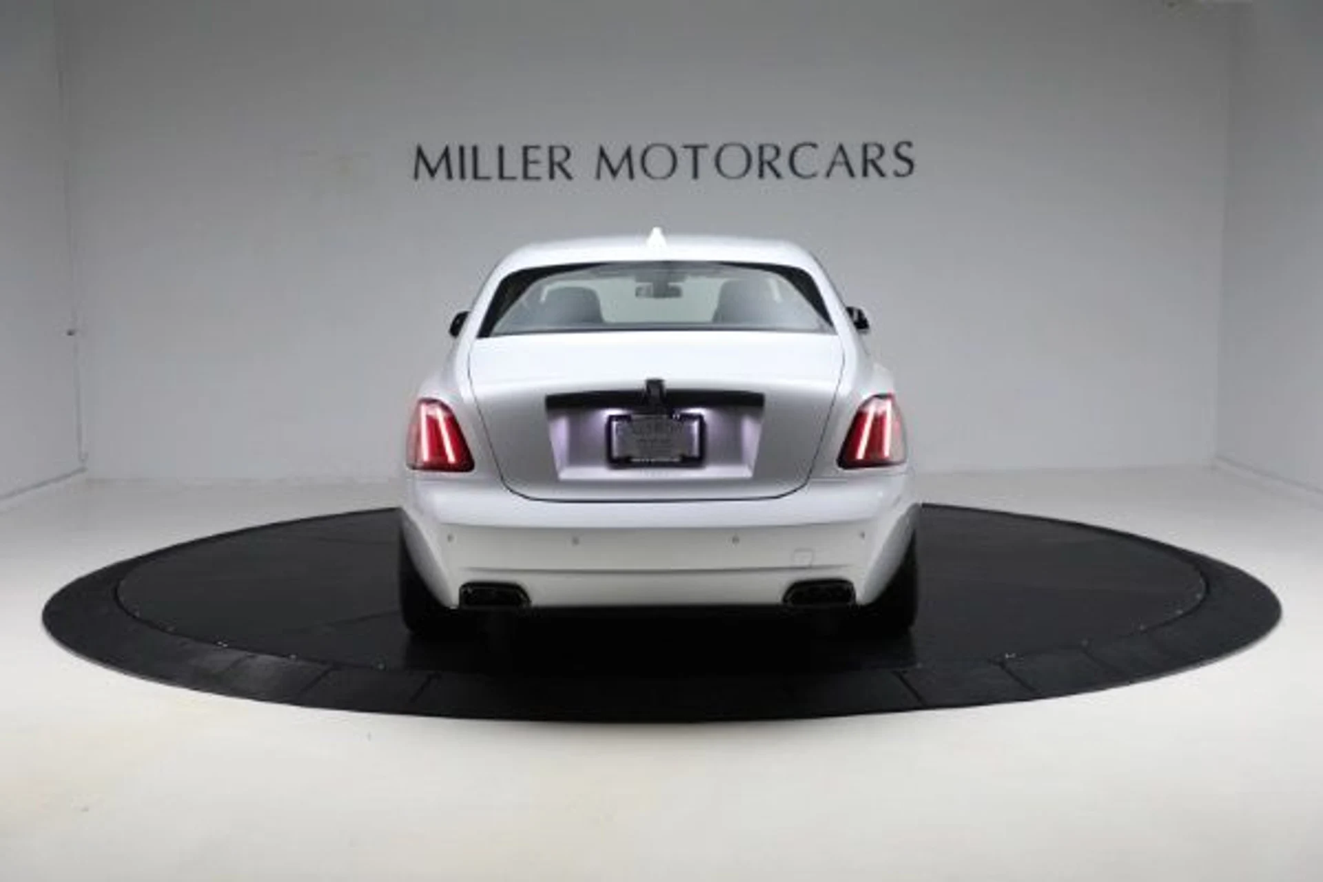 mph008_2410349893_New_2025_Rolls_Royce_Black_Badge_Ghost_e0decdba95