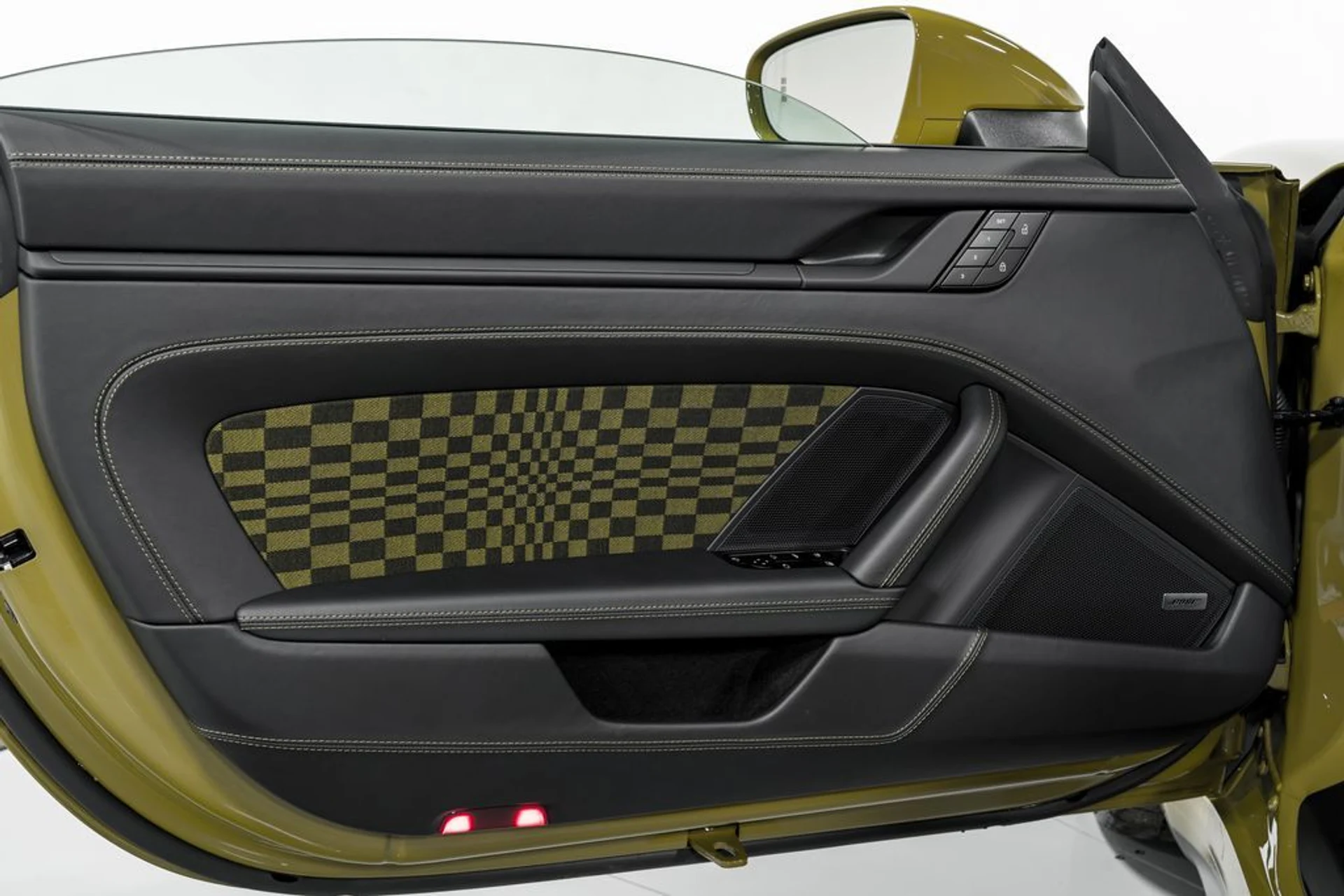 mph008_241229510_7245a5ca156f7e30cf2a216c77cddfc8x_dd1b6a65f0