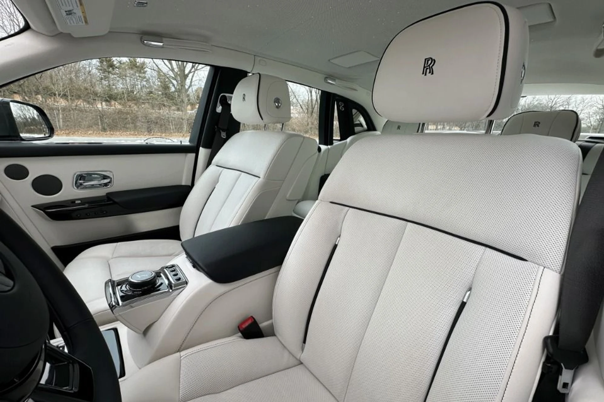 mph008_2413765849_Used_2023_Rolls_Royce_Phantom_1769430817_19e22c6458