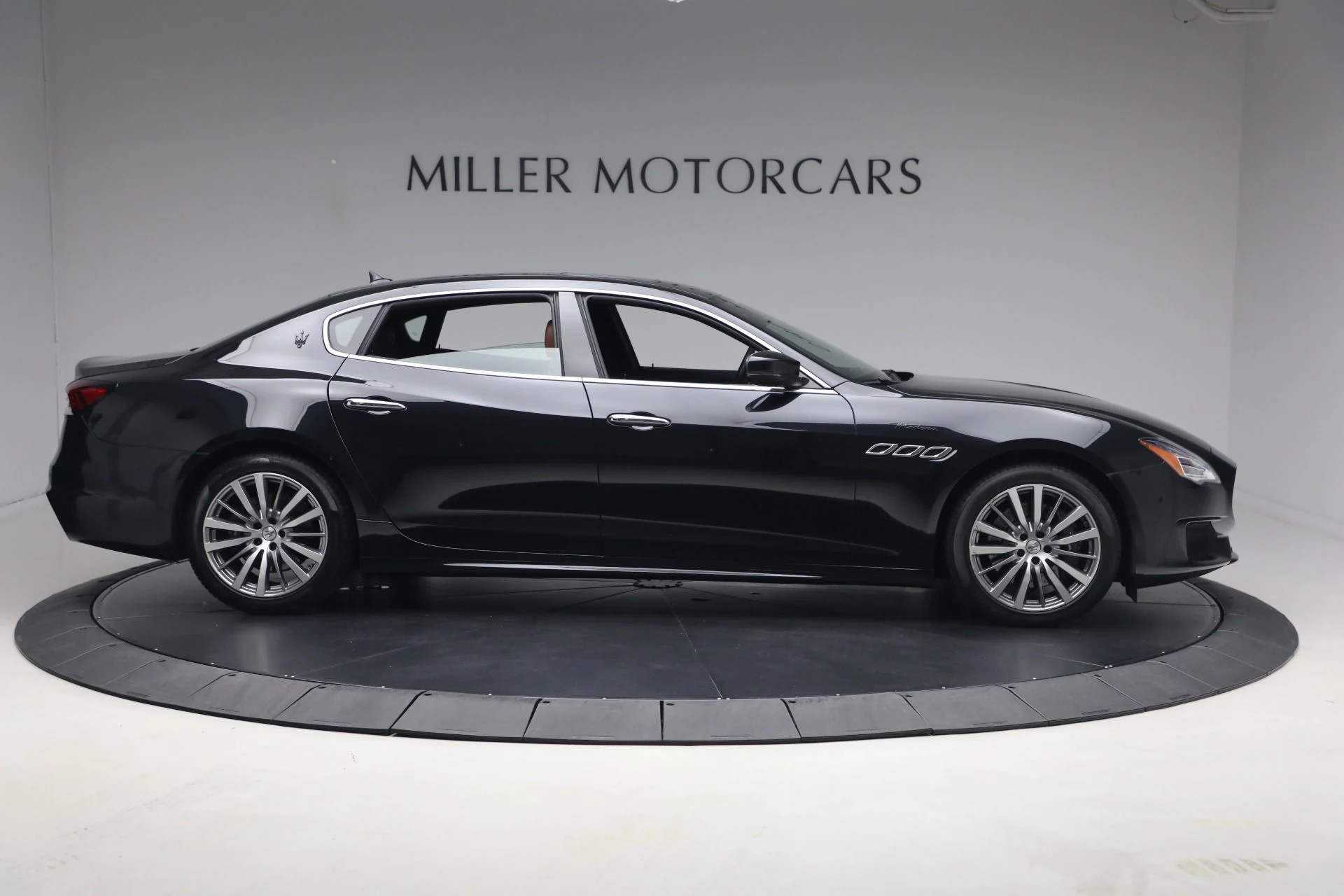 mph008_2420109110_Used_2022_Maserati_Quattroporte_Modena_Q4_1780514409_6c43f1079b